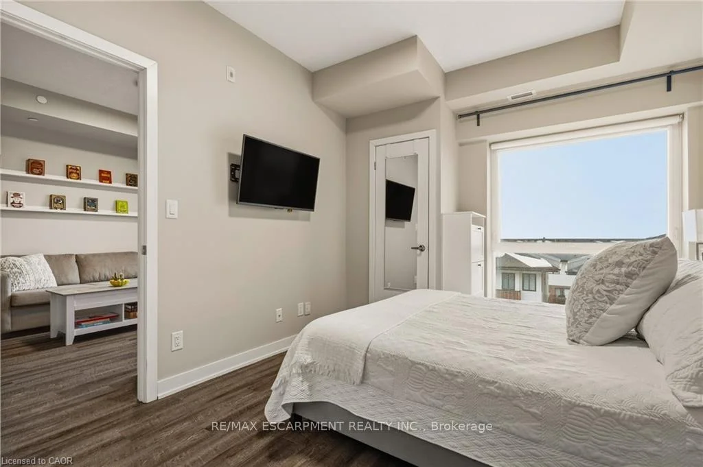 Photo 98 of Unit 413, 16 Markle Crescent, Hamilton, Ancaster — HOMEH