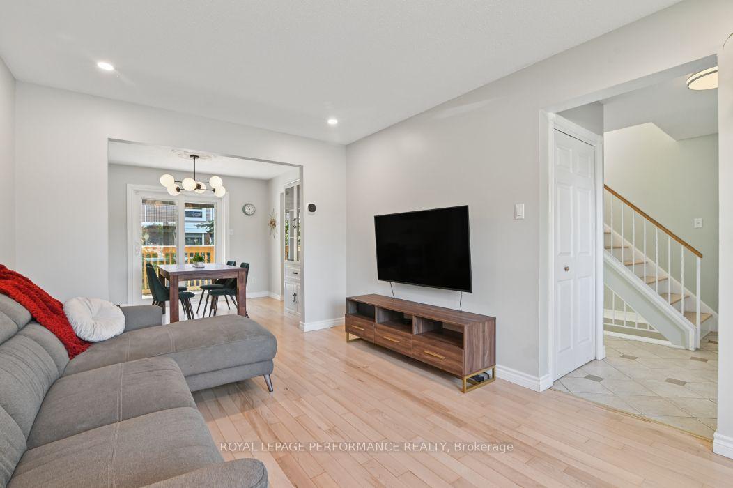 Photo 9 of 23 Liston Crescent, Ottawa, Kanata - Katimavik — HOMEH