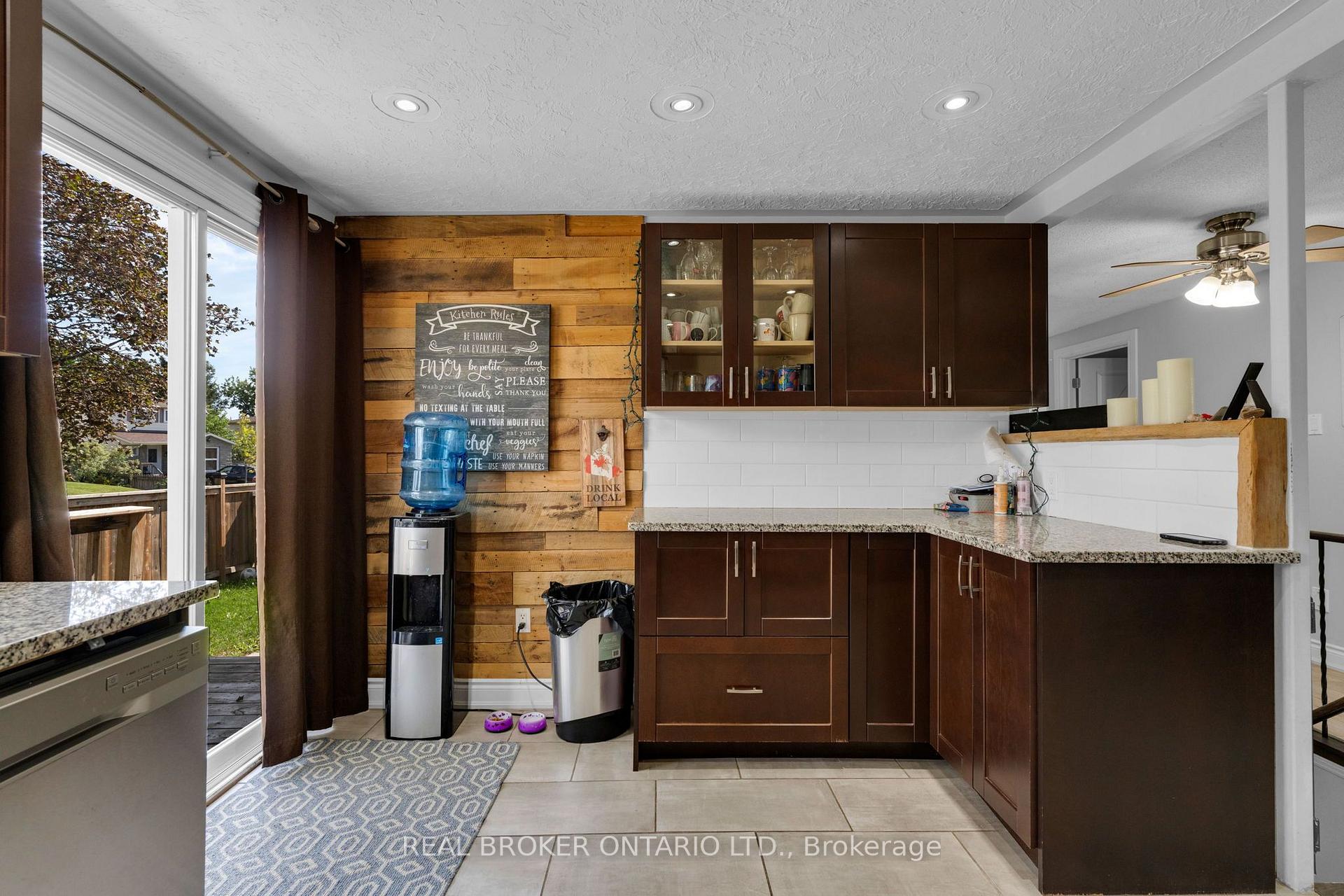Photo 21 of 37 Hickling Trail, Barrie, Grove East — HOMEH