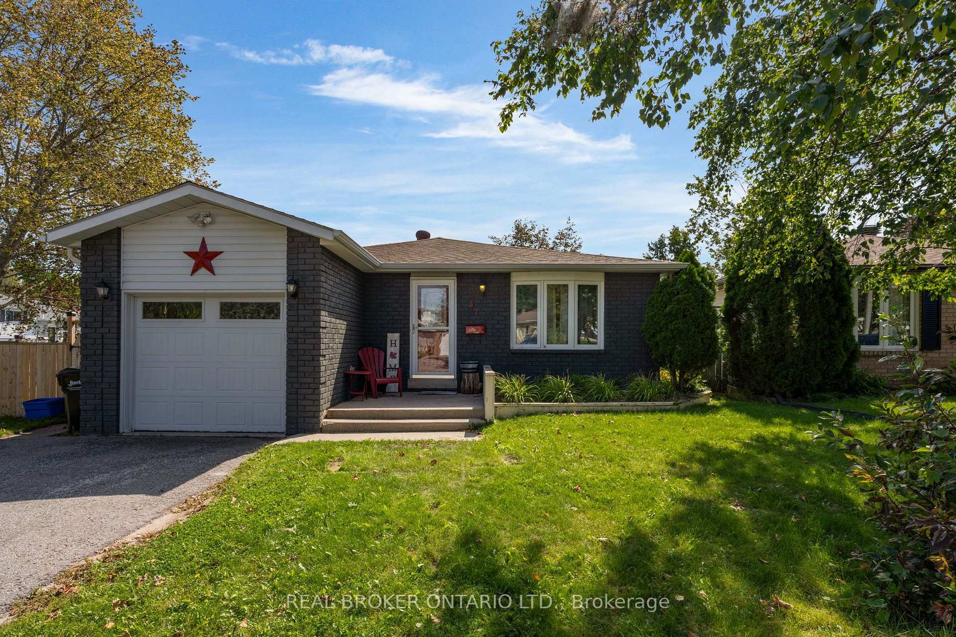 Photo 63 of 37 Hickling Trail, Barrie, Grove East — HOMEH