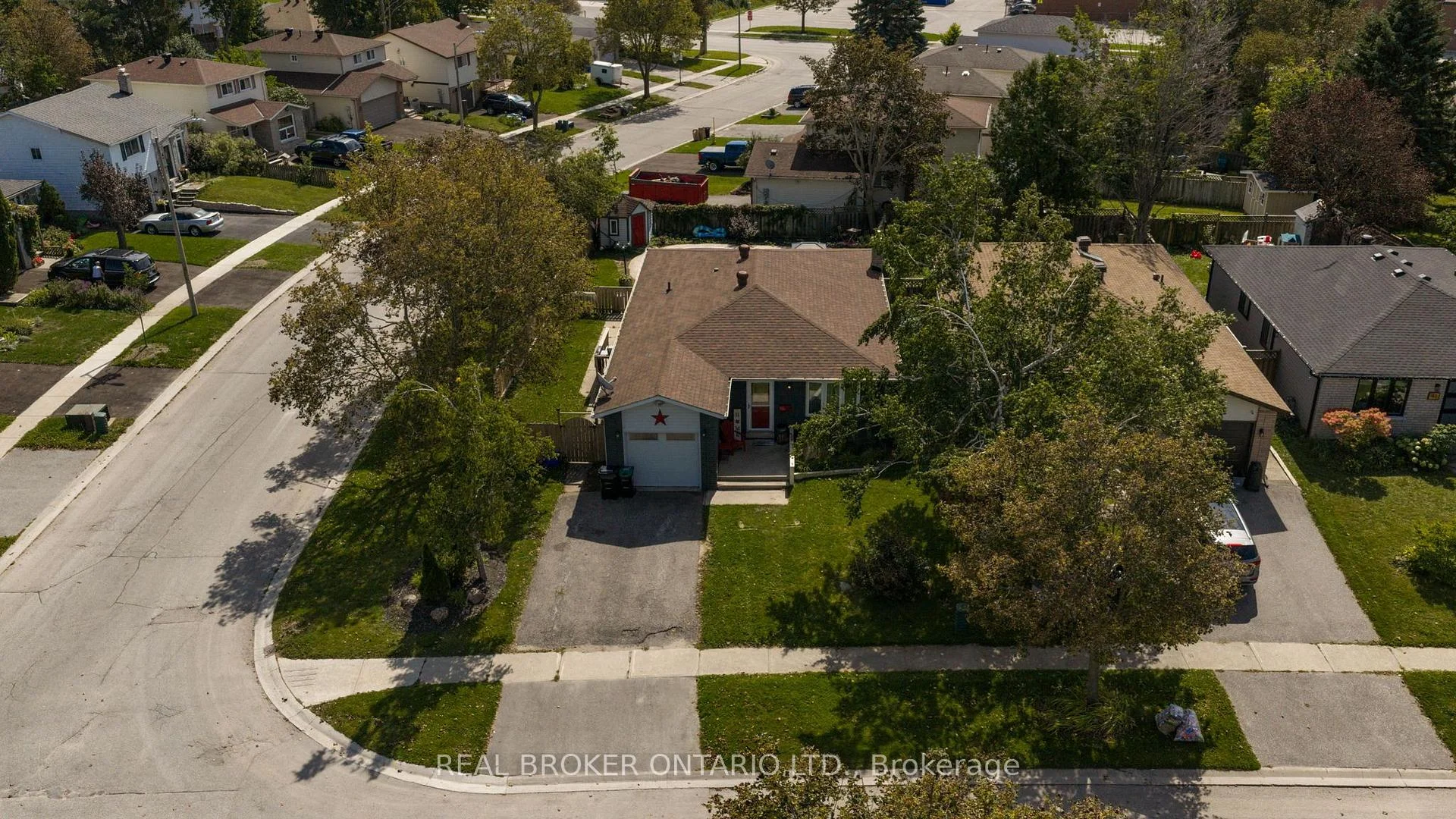 Photo 64 of 37 Hickling Trail, Barrie, Grove East — HOMEH