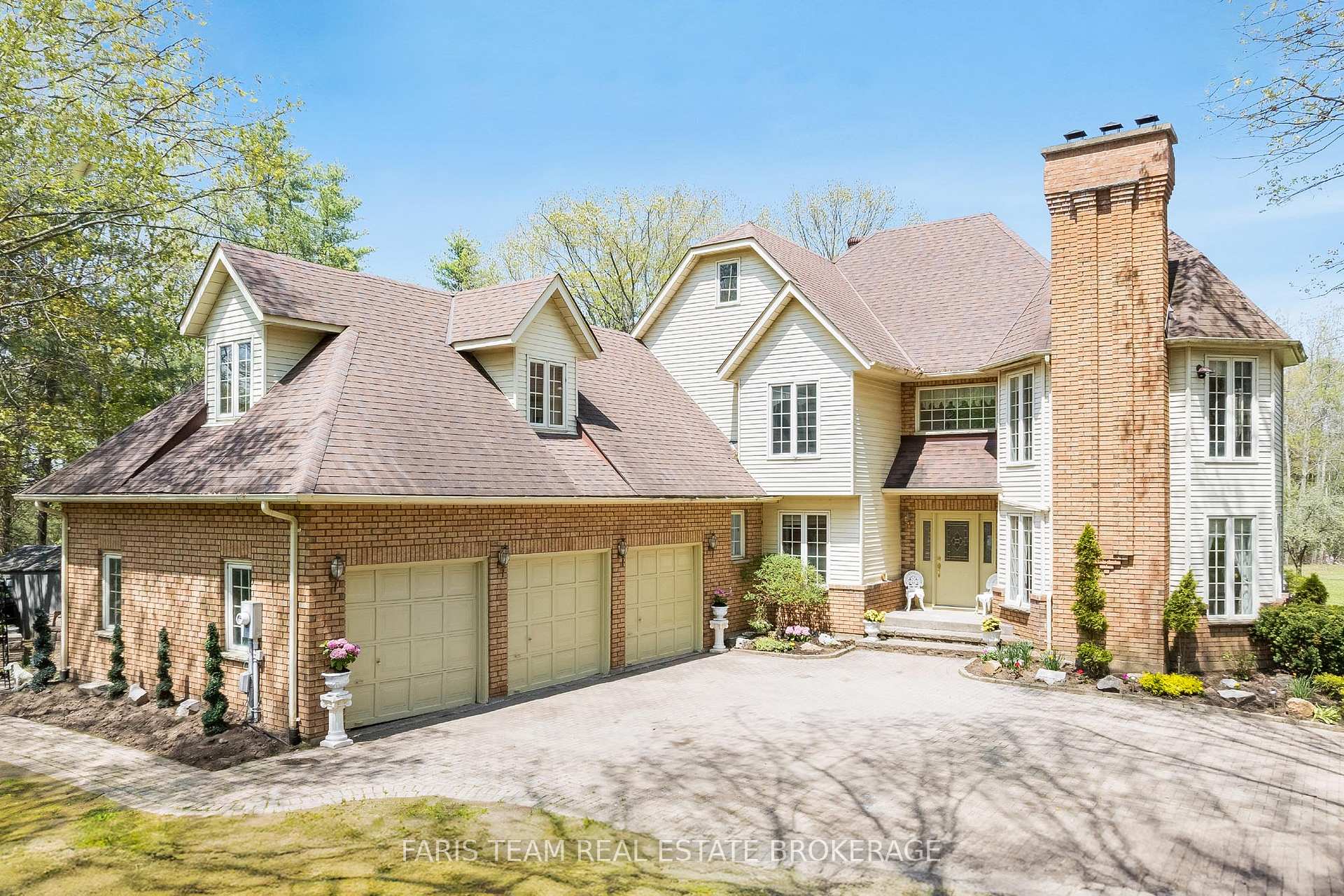 Photo 4 of 4 Mills Circle, Springwater, Rural Springwater — HOMEH