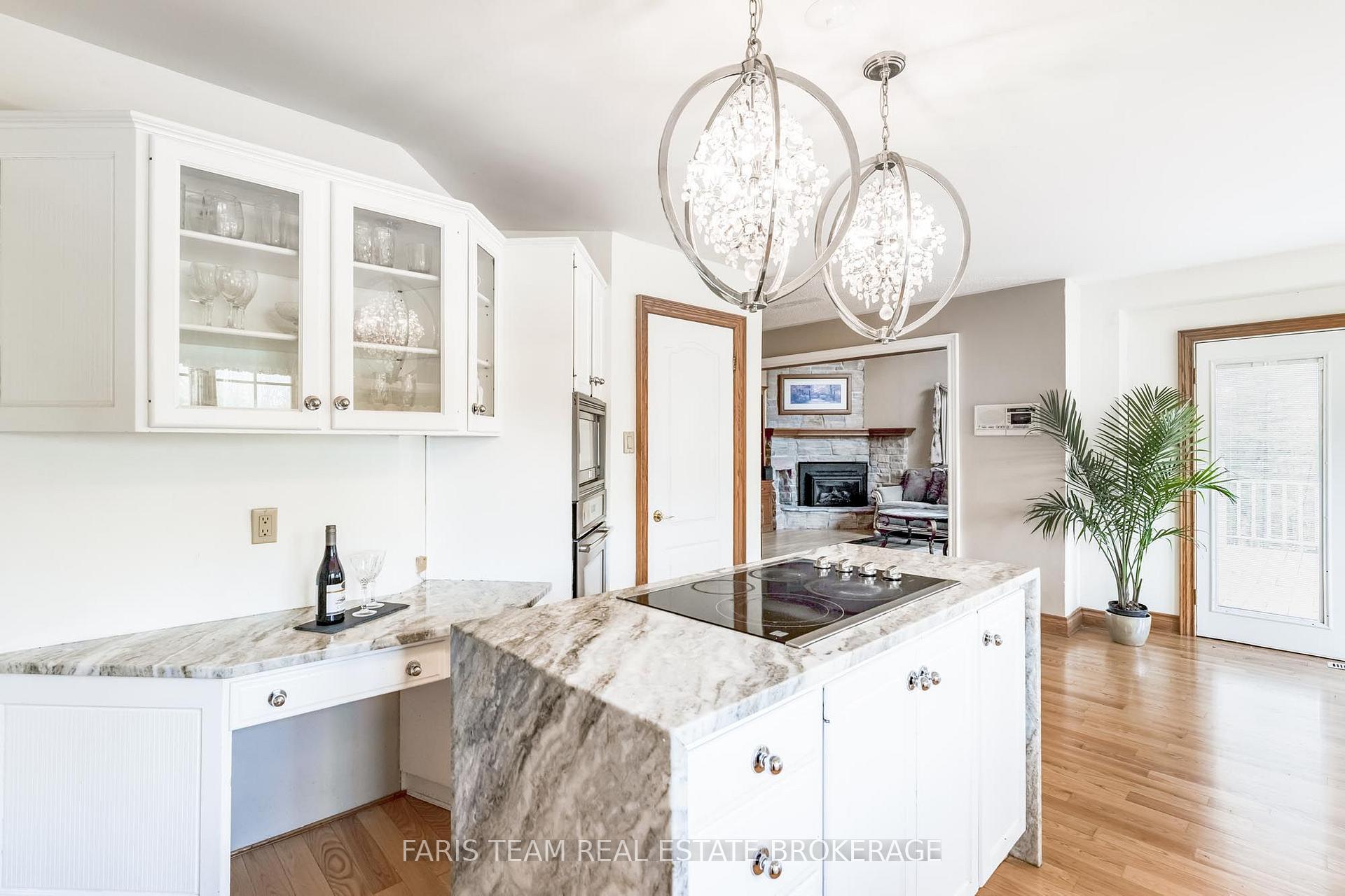 Photo 10 of 4 Mills Circle, Springwater, Rural Springwater — HOMEH