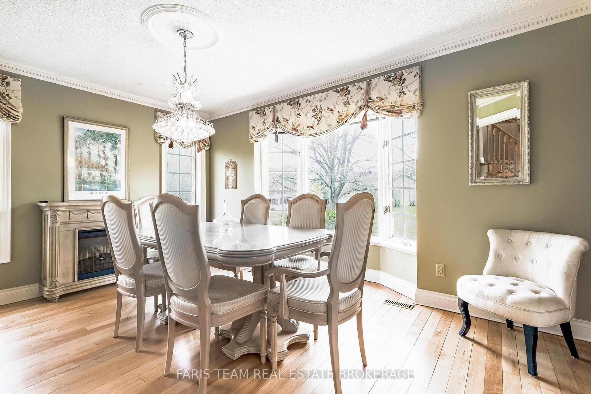 Photo 13 of 4 Mills Circle, Springwater, Rural Springwater — HOMEH