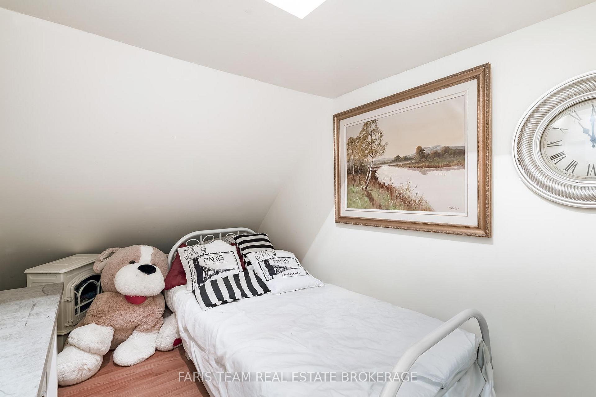 Photo 29 of 4 Mills Circle, Springwater, Rural Springwater — HOMEH