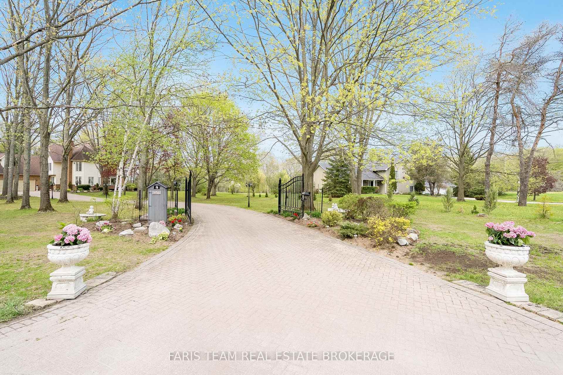 Photo 44 of 4 Mills Circle, Springwater, Rural Springwater — HOMEH