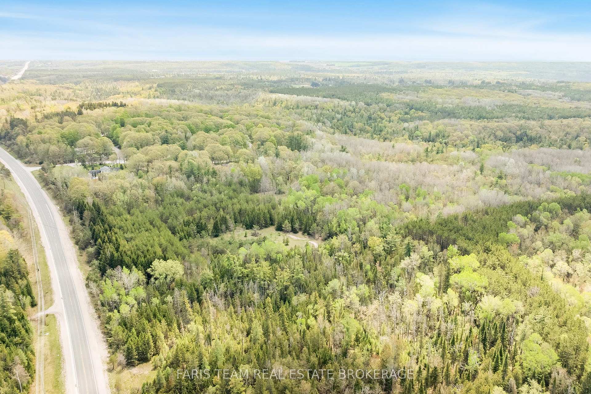 Photo 48 of 4 Mills Circle, Springwater, Rural Springwater — HOMEH