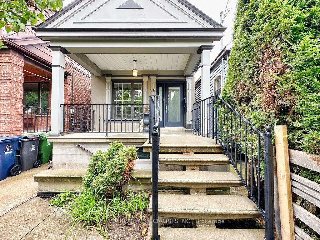 Photo 2 of 252 Earlscourt Avenue, Toronto, Caledonia-Fairbank — HOMEH