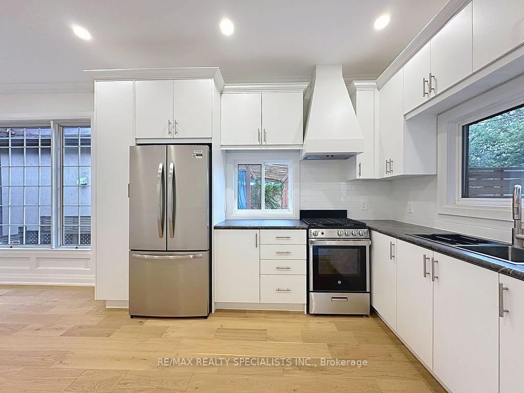 Photo 9 of 252 Earlscourt Avenue, Toronto, Caledonia-Fairbank — HOMEH