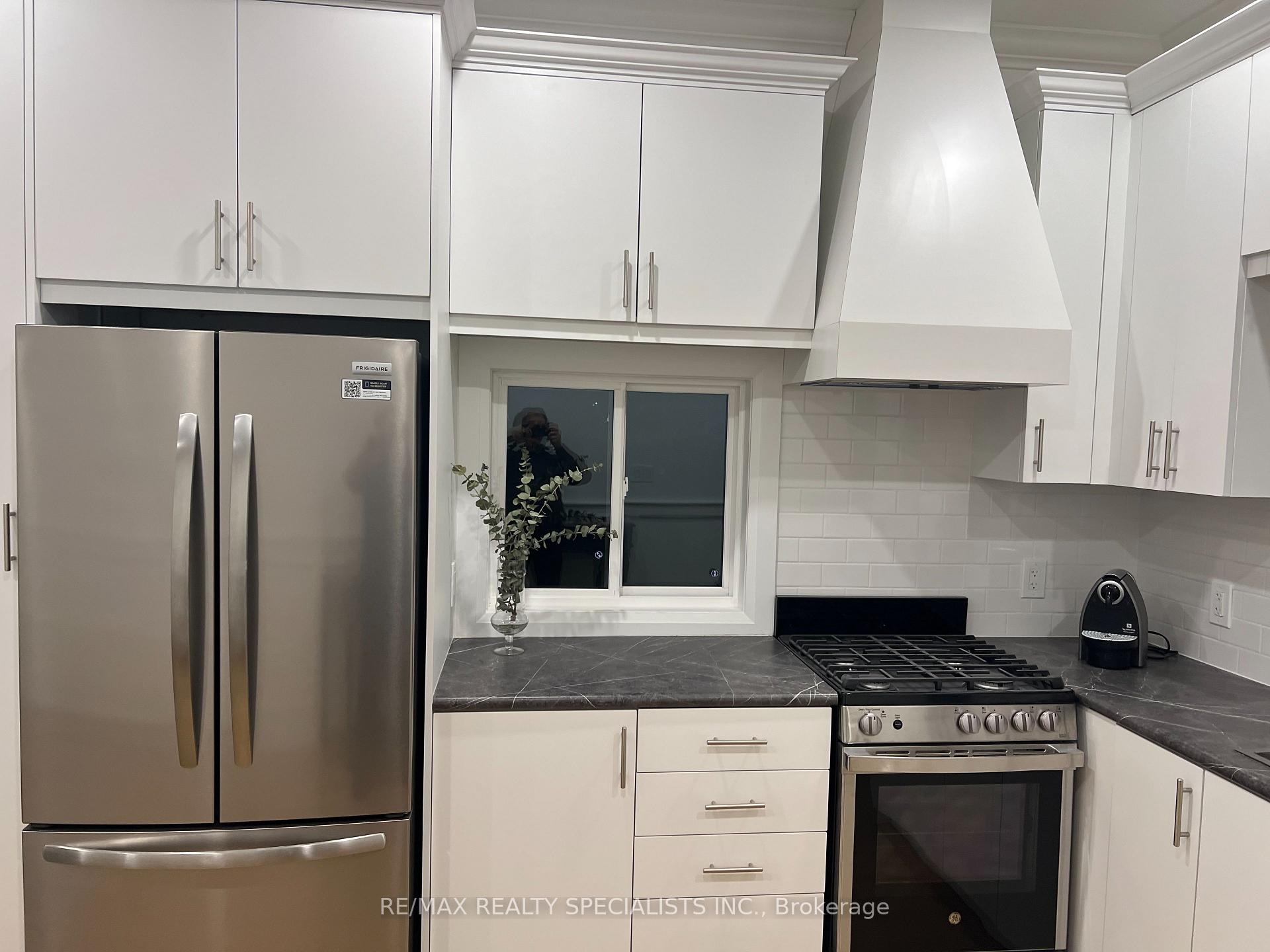 Photo 14 of 252 Earlscourt Avenue, Toronto, Caledonia-Fairbank — HOMEH