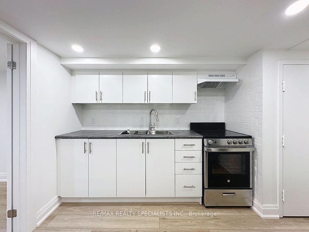 Photo 27 of 252 Earlscourt Avenue, Toronto, Caledonia-Fairbank — HOMEH