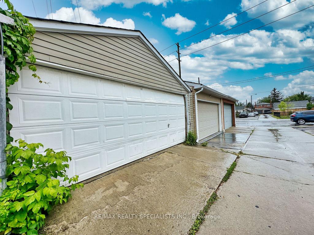 Photo 46 of 252 Earlscourt Avenue, Toronto, Caledonia-Fairbank — HOMEH
