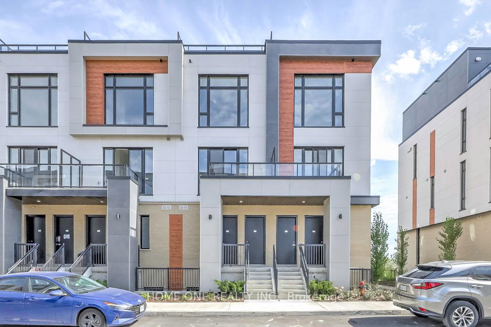 Photo 2 of Unit 503, 9 Steckeley House Lane, Richmond Hill, Rural Richmond Hill — HOMEH