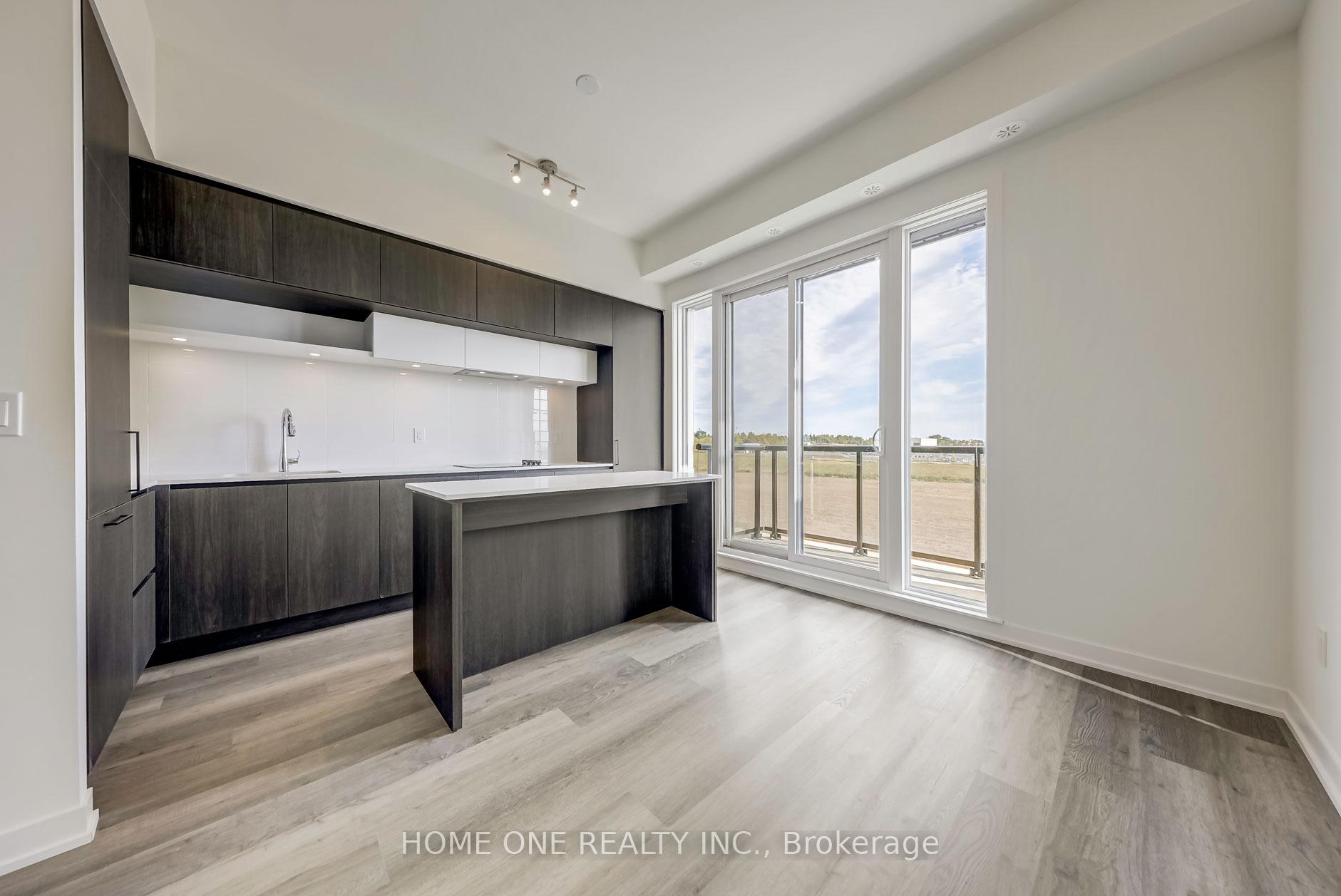 Photo 4 of Unit 503, 9 Steckeley House Lane, Richmond Hill, Rural Richmond Hill — HOMEH