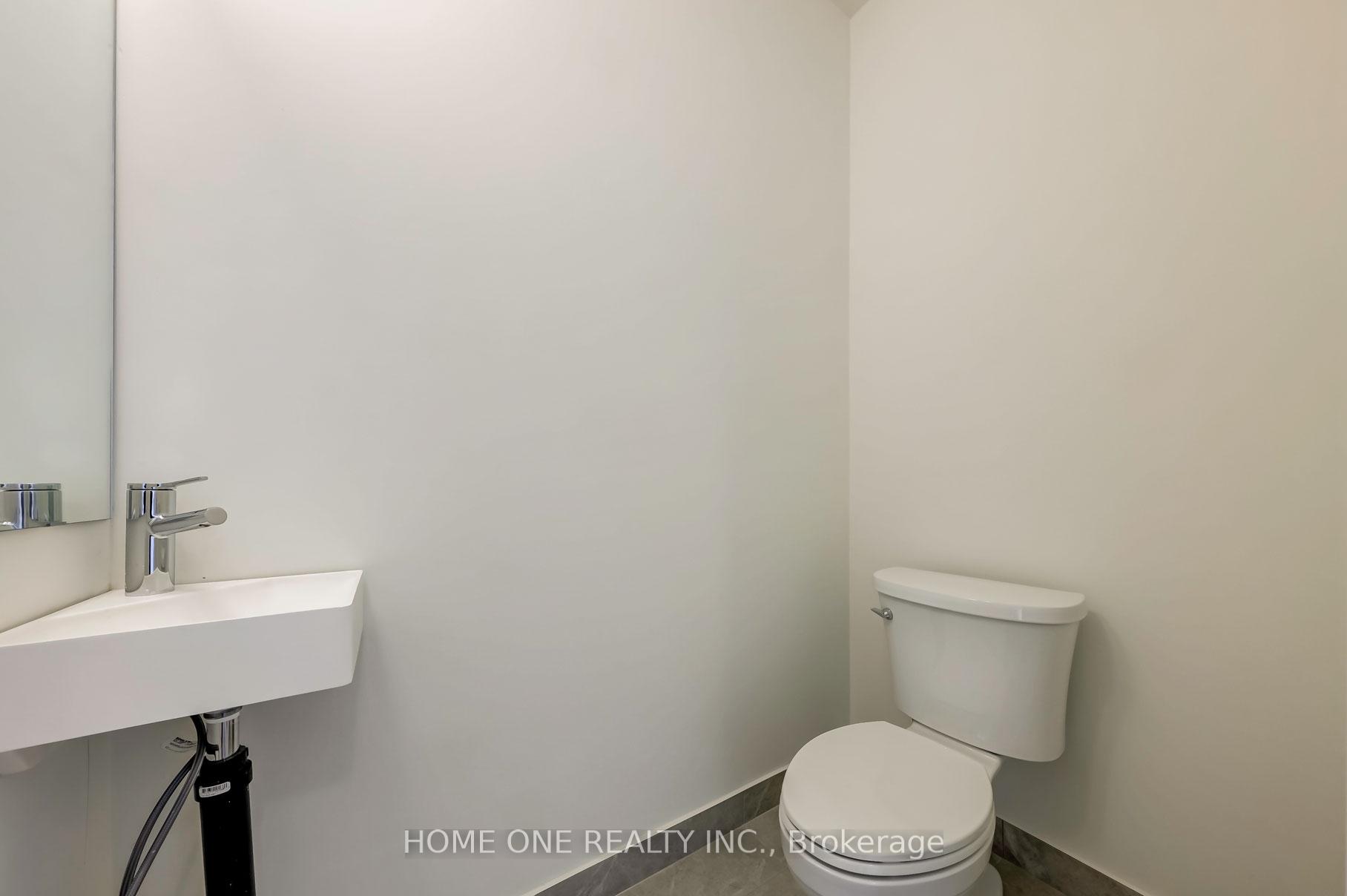Photo 11 of Unit 503, 9 Steckeley House Lane, Richmond Hill, Rural Richmond Hill — HOMEH