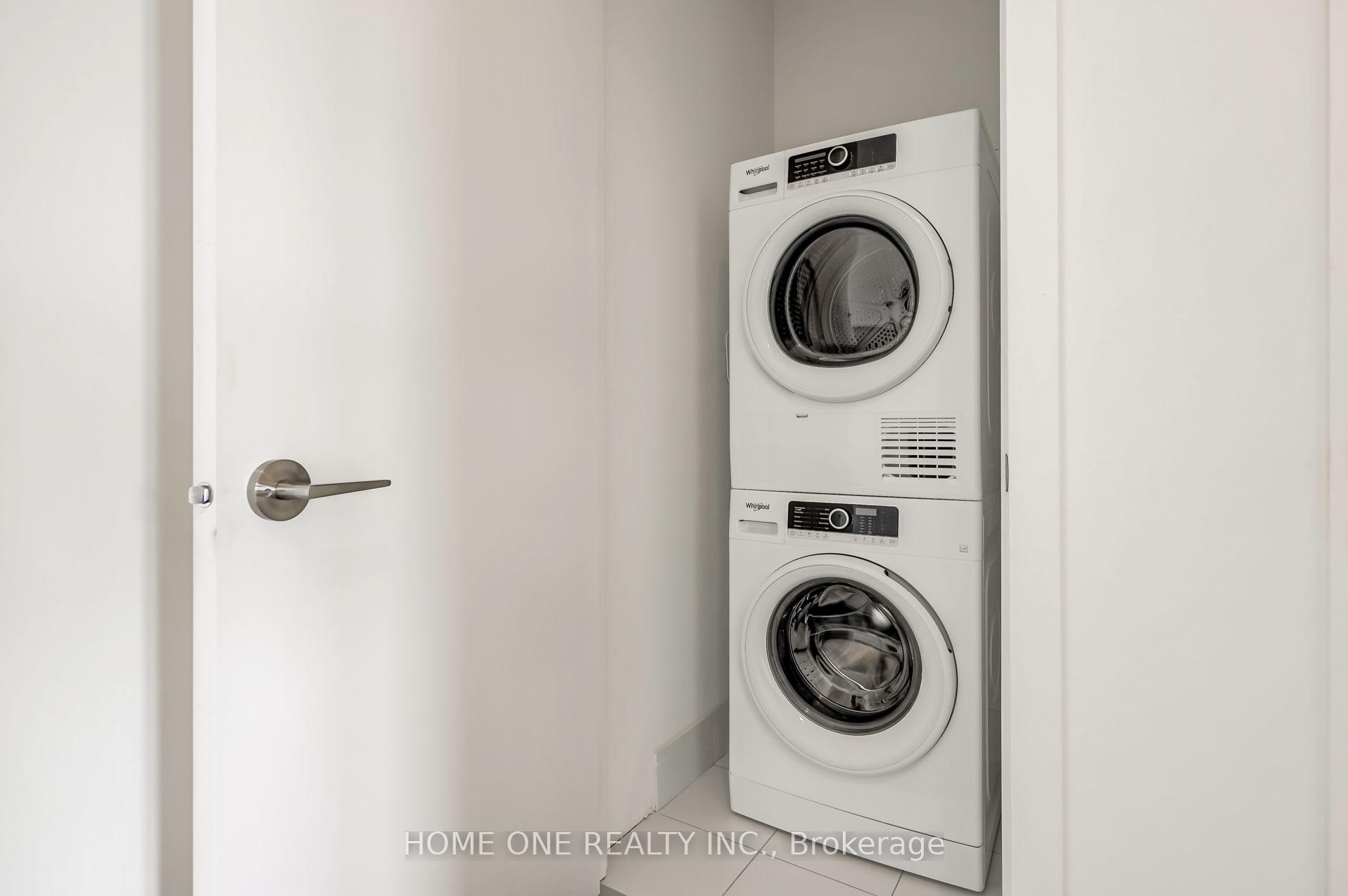 Photo 12 of Unit 503, 9 Steckeley House Lane, Richmond Hill, Rural Richmond Hill — HOMEH
