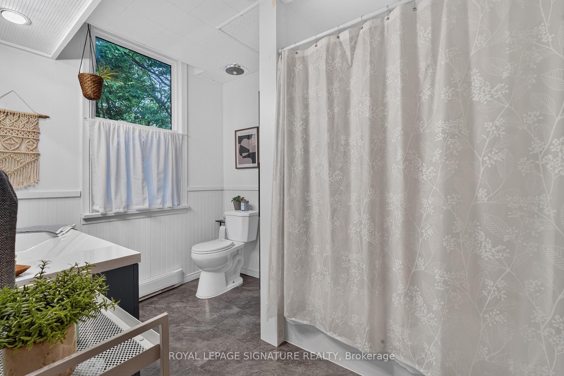 Photo 17 of 214 Edward Street, North Huron, Wingham — HOMEH