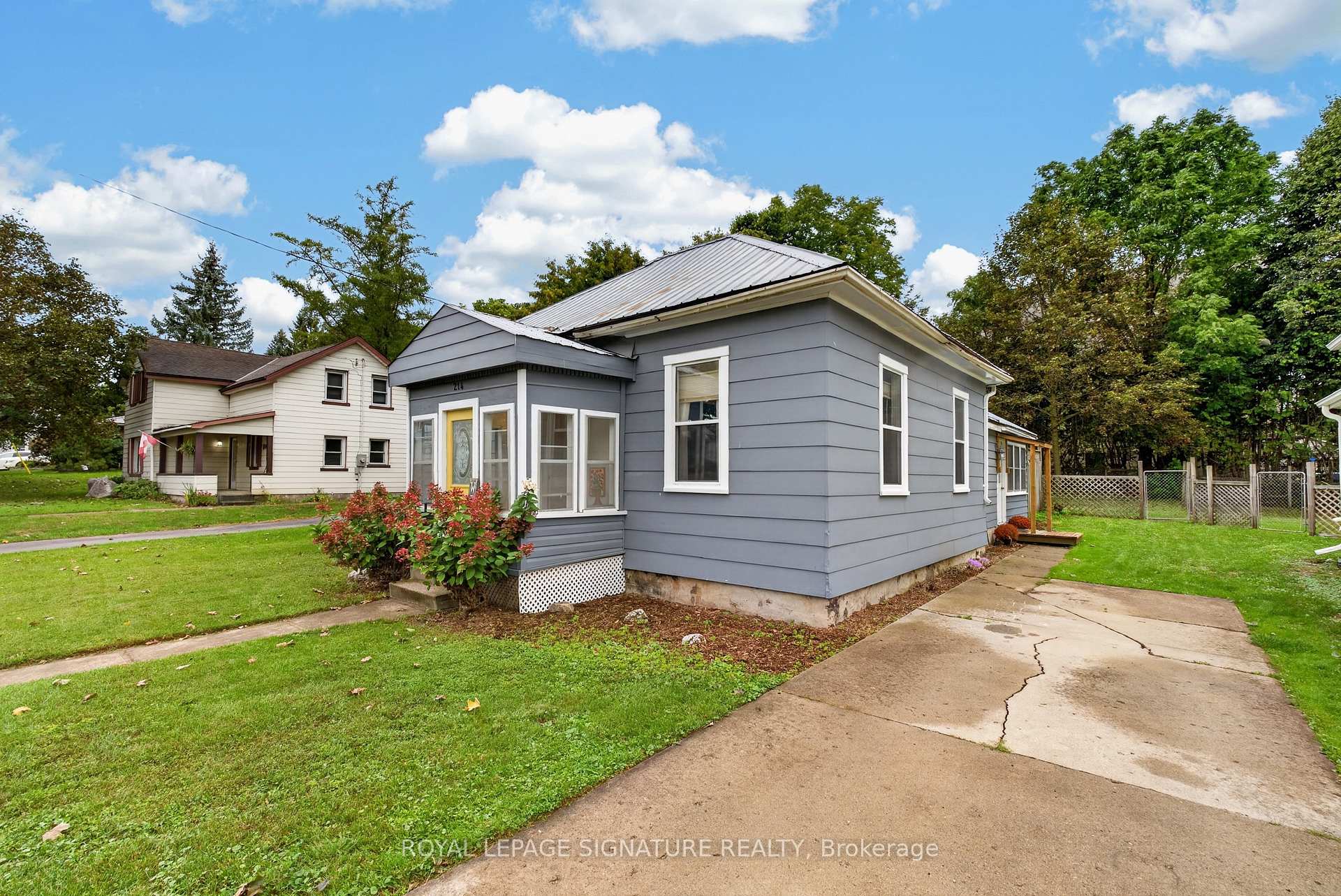 Photo 32 of 214 Edward Street, North Huron, Wingham — HOMEH