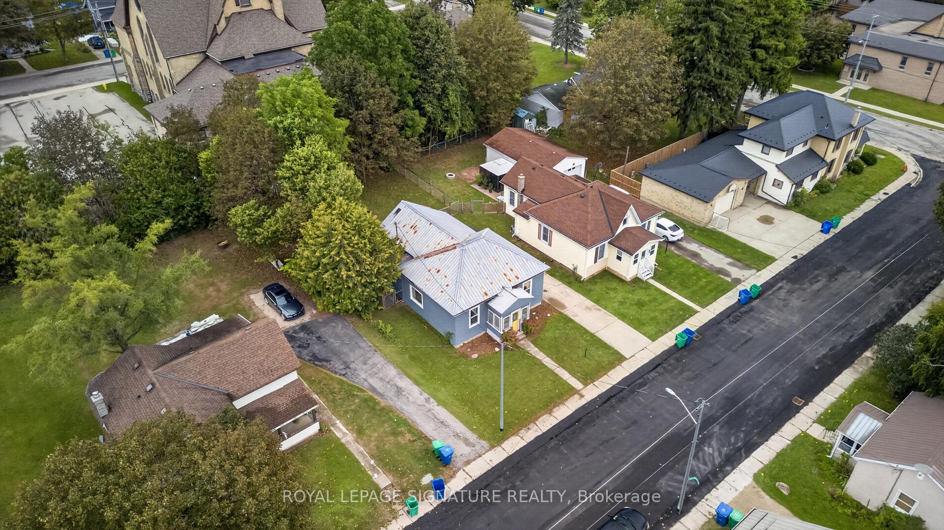 Photo 34 of 214 Edward Street, North Huron, Wingham — HOMEH