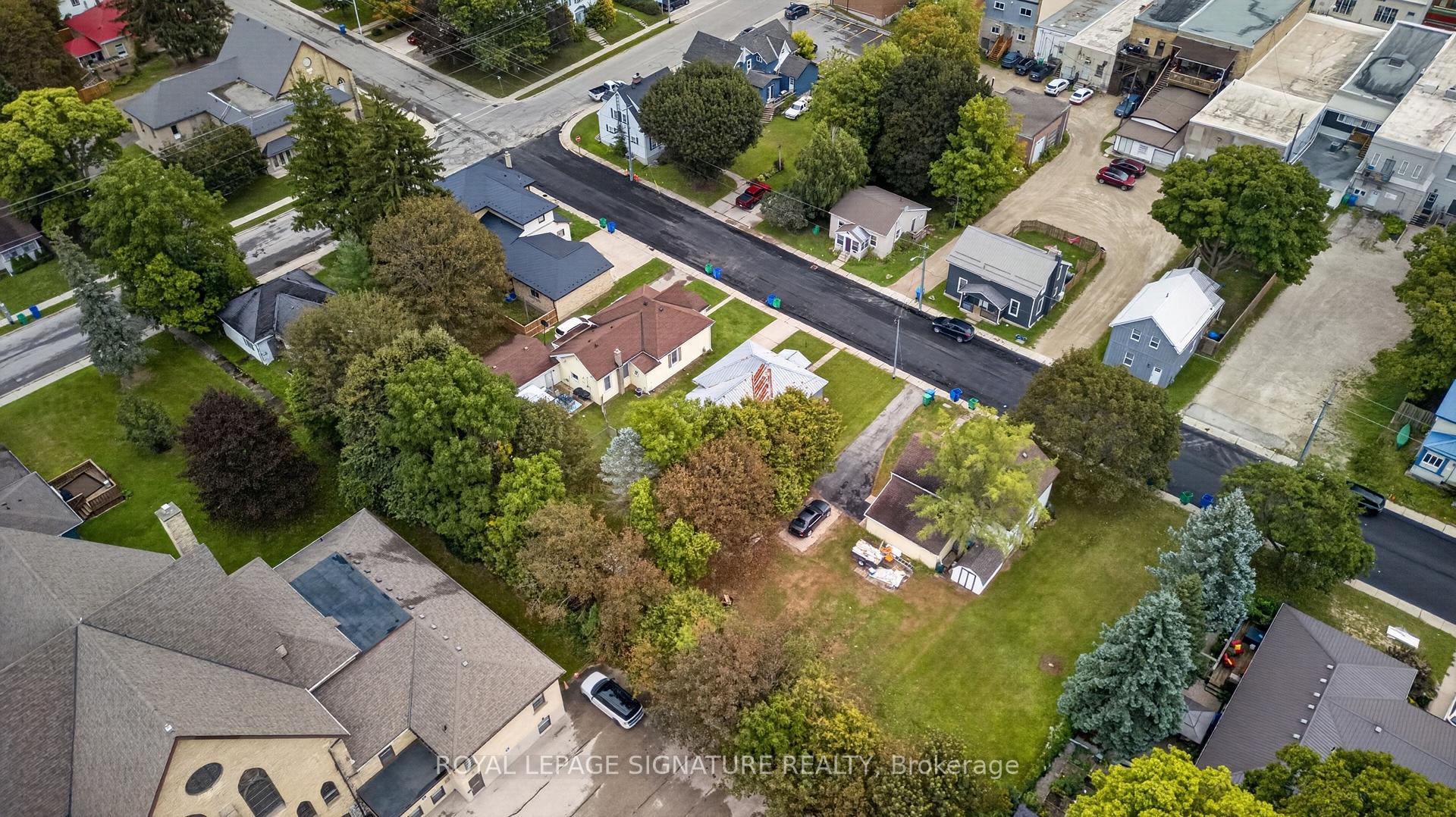 Photo 36 of 214 Edward Street, North Huron, Wingham — HOMEH