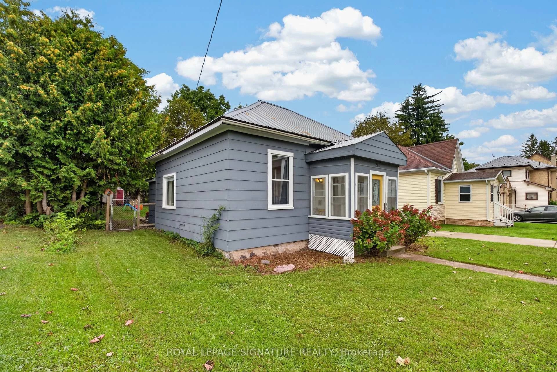 Photo 3 of 214 Edward Street, North Huron, Wingham — HOMEH