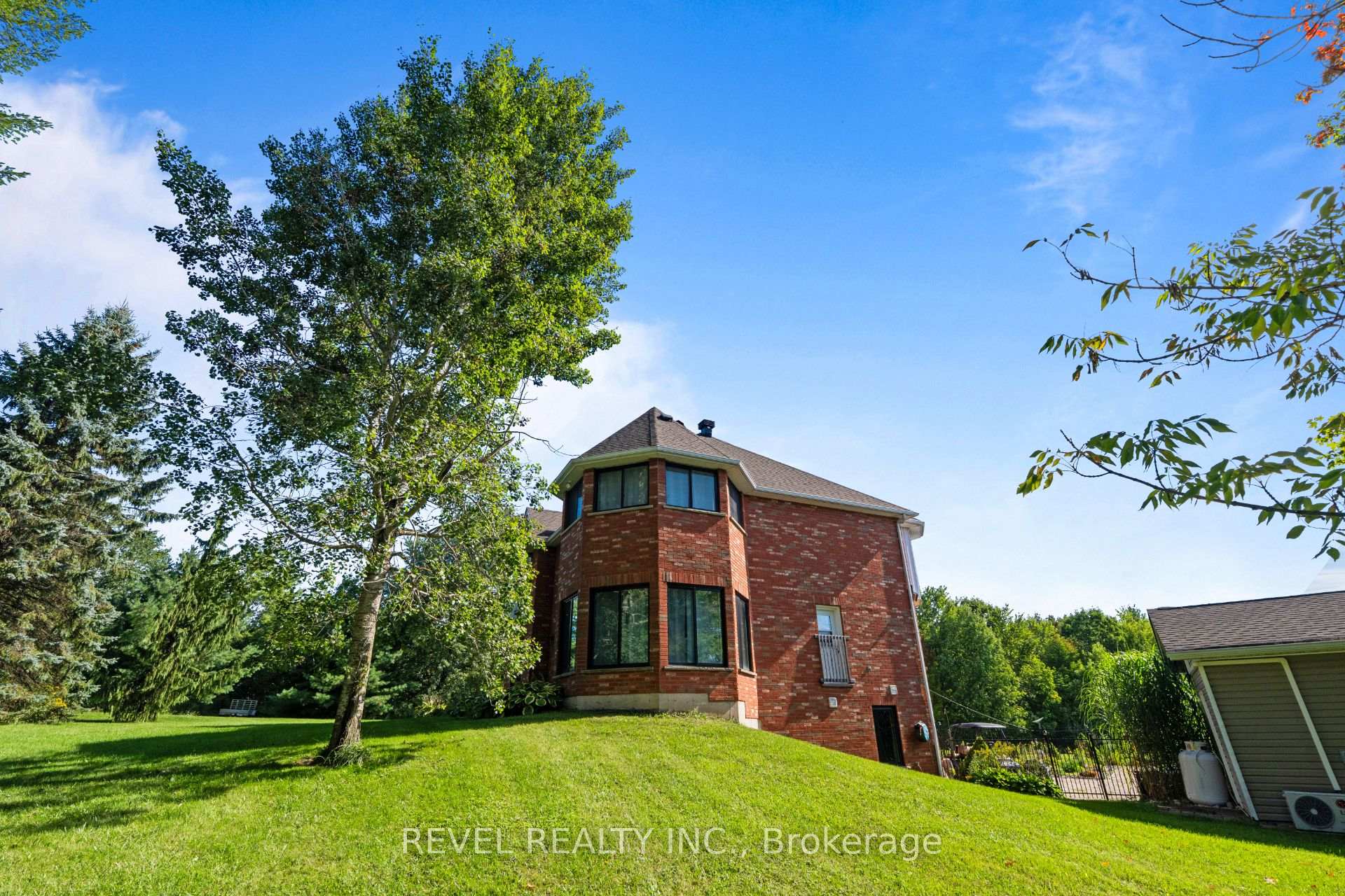 Photo 42 of 9343 Wellington 22 Road, Erin, Rural Erin — HOMEH