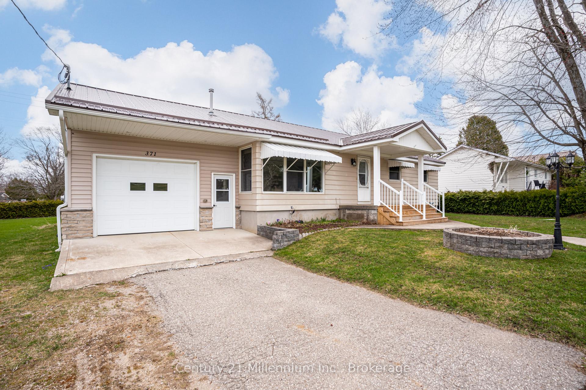 Photo 3 of 371 Hunter Street, South Bruce Peninsula — HOMEH