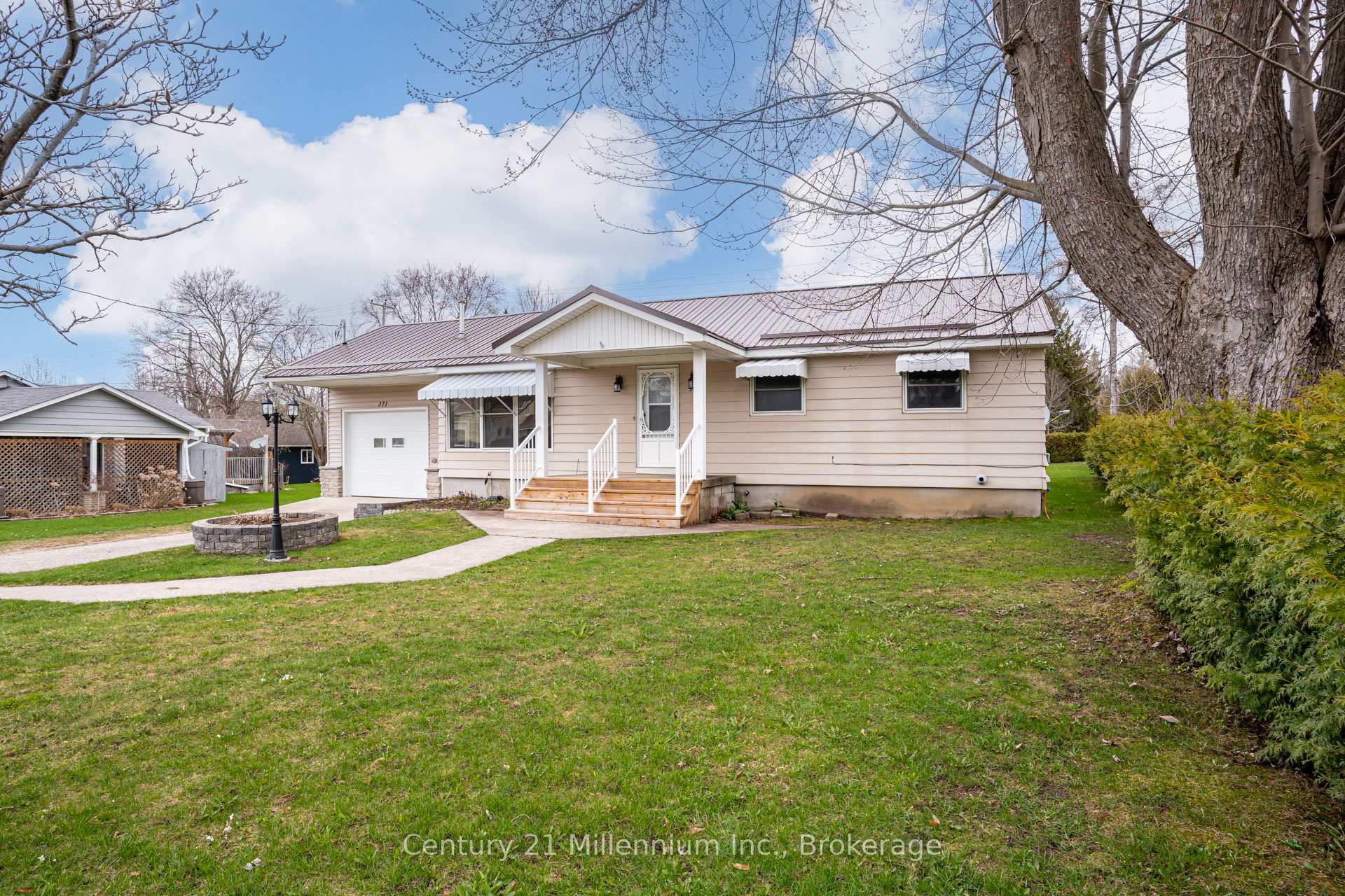 Photo 4 of 371 Hunter Street, South Bruce Peninsula — HOMEH