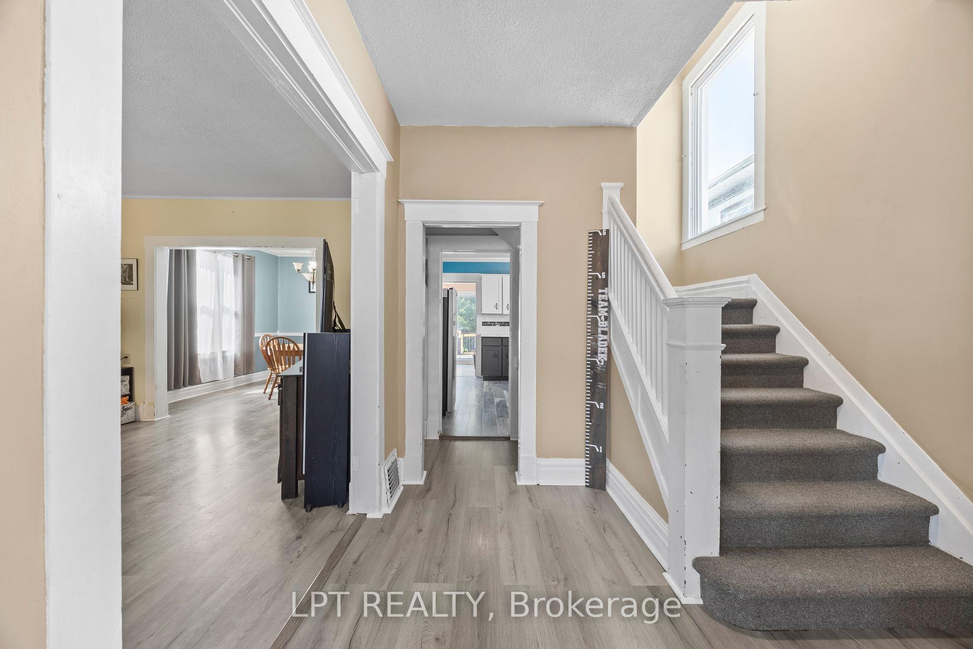 Photo 4 of 125 Curtis Street, St. Thomas — HOMEH