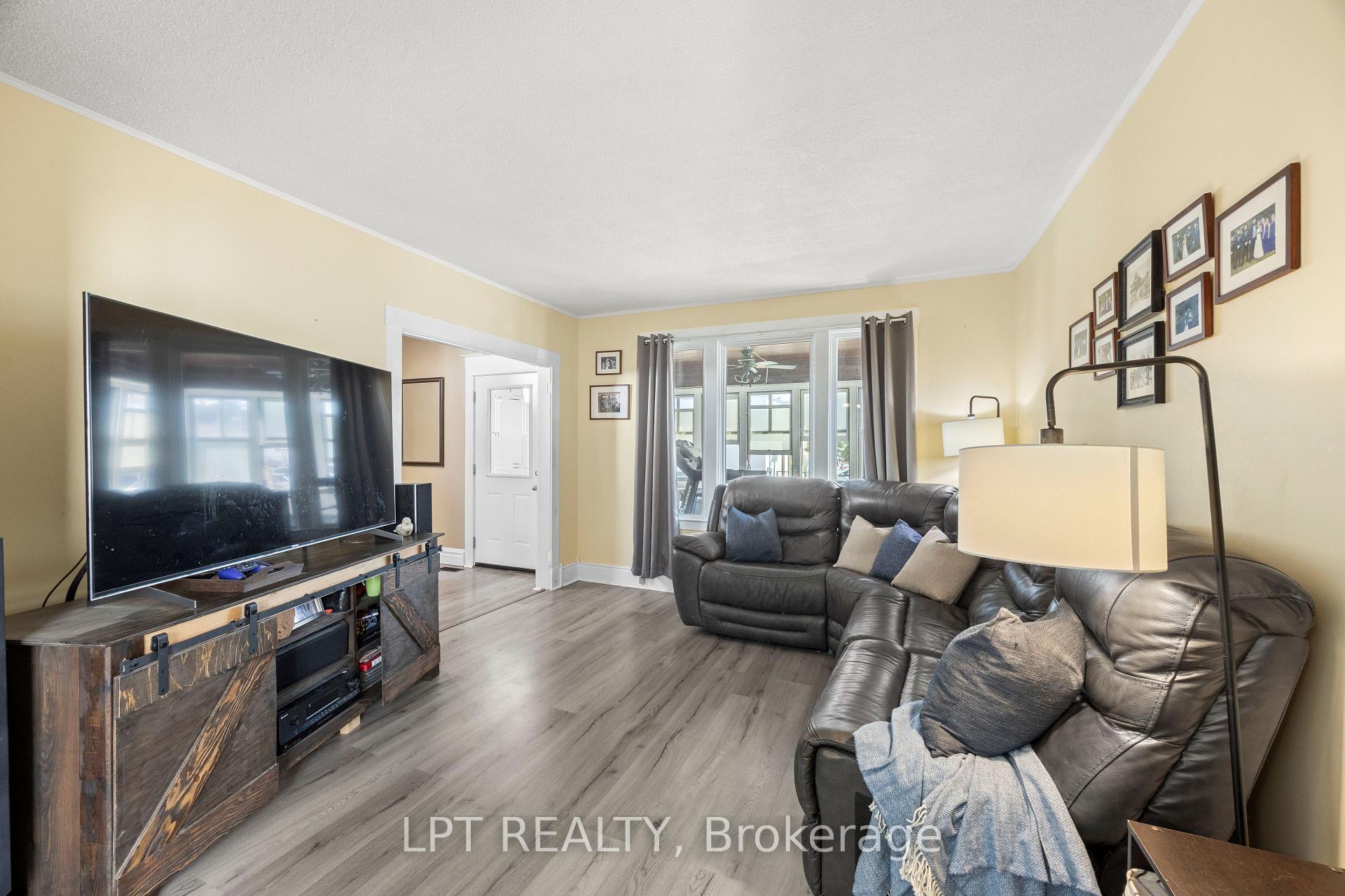 Photo 6 of 125 Curtis Street, St. Thomas — HOMEH
