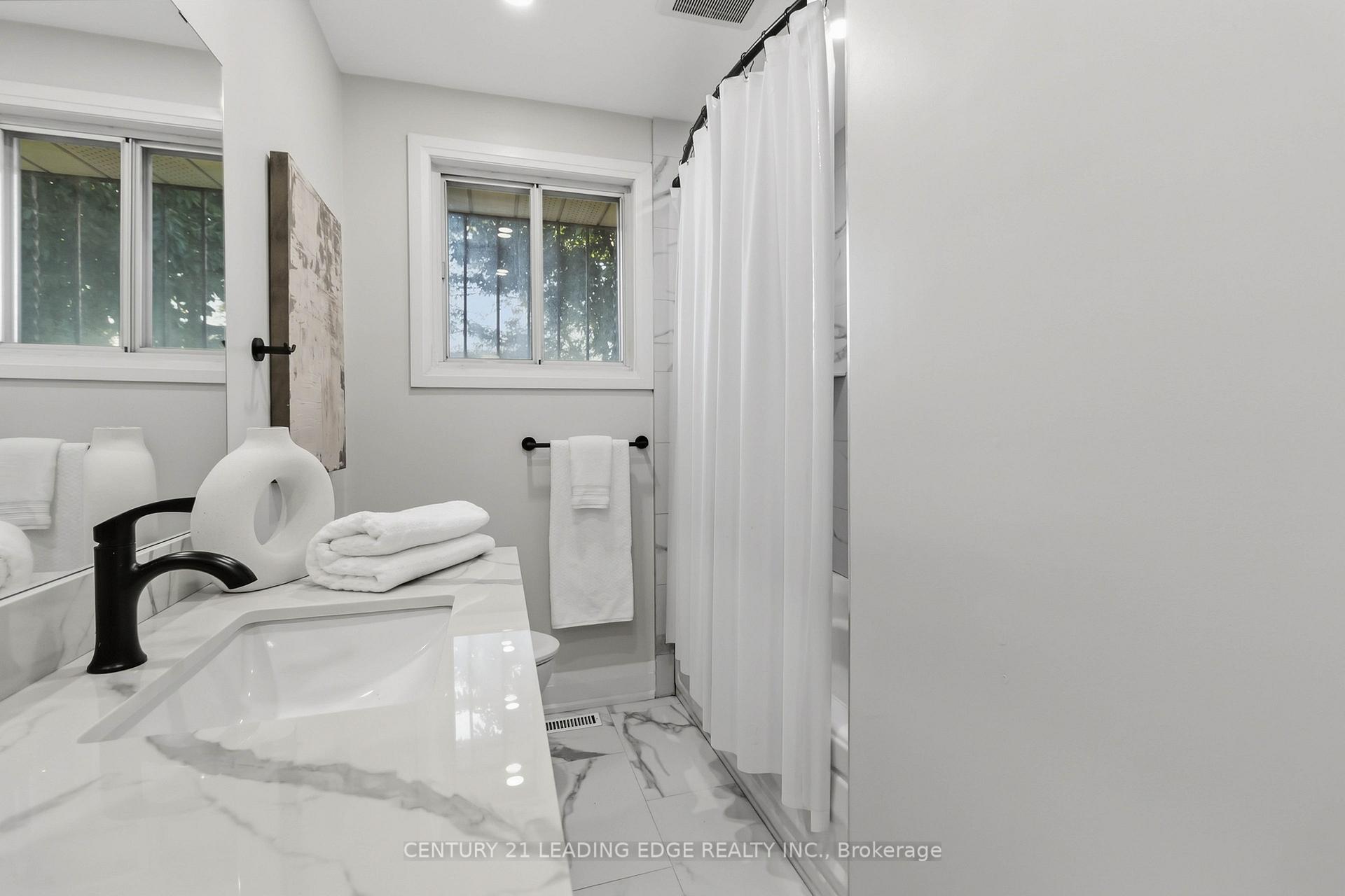 Photo 33 of 156 Landsdown Crescent, Markham, Wismer — HOMEH