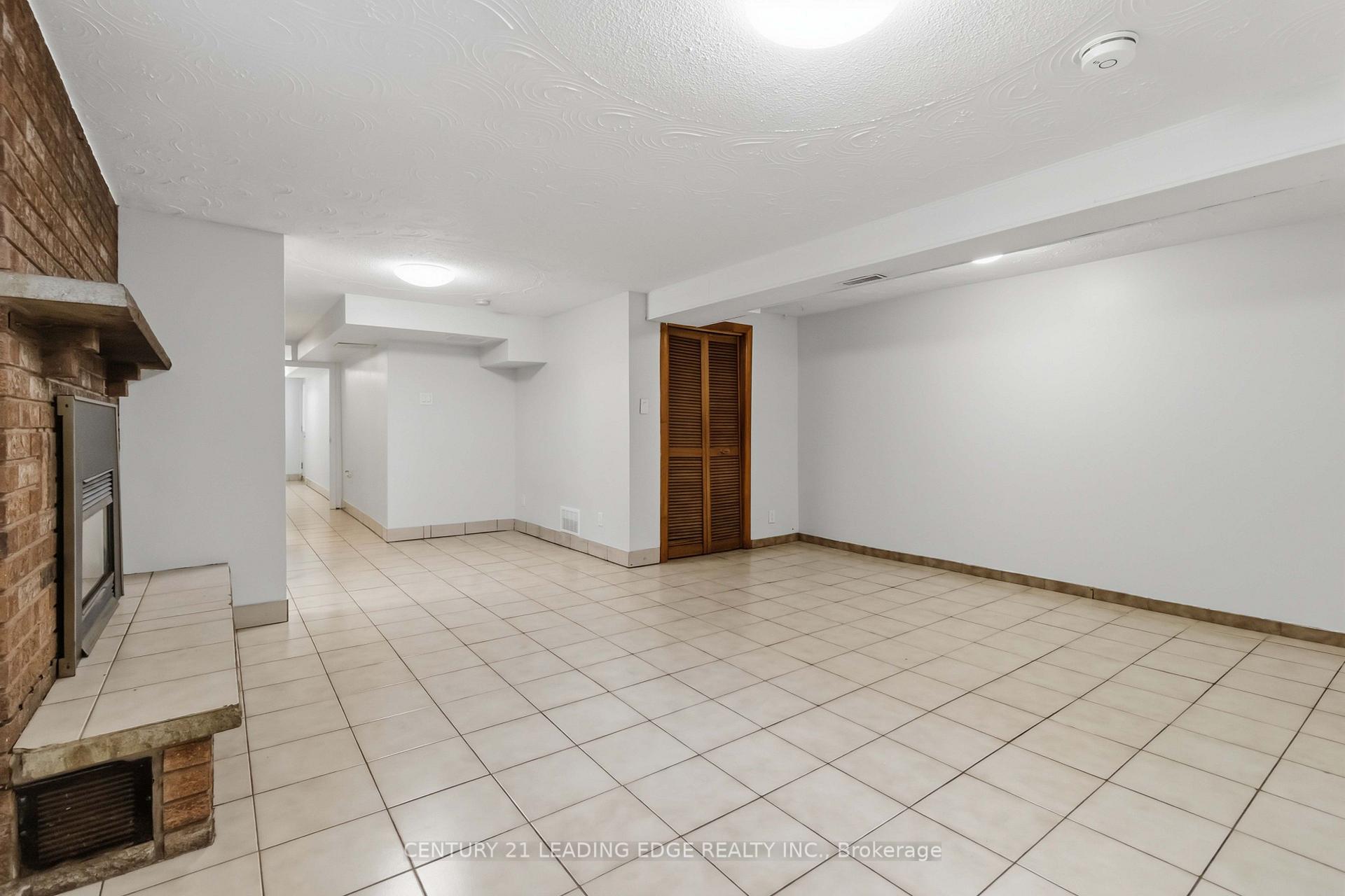 Photo 40 of 156 Landsdown Crescent, Markham, Wismer — HOMEH