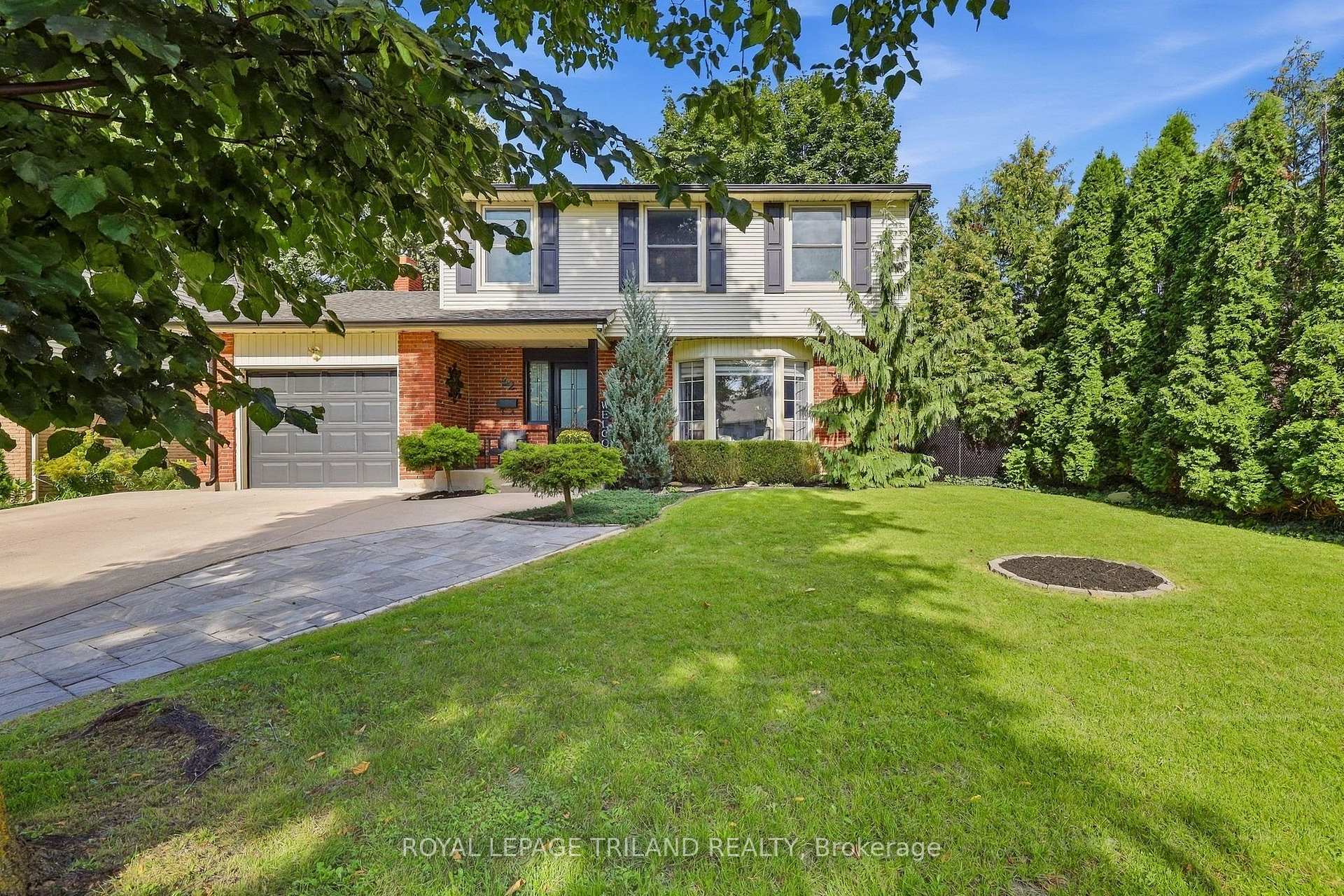Photo 1 of 32 Hunter Woods Crescent, London, South N — HOMEH