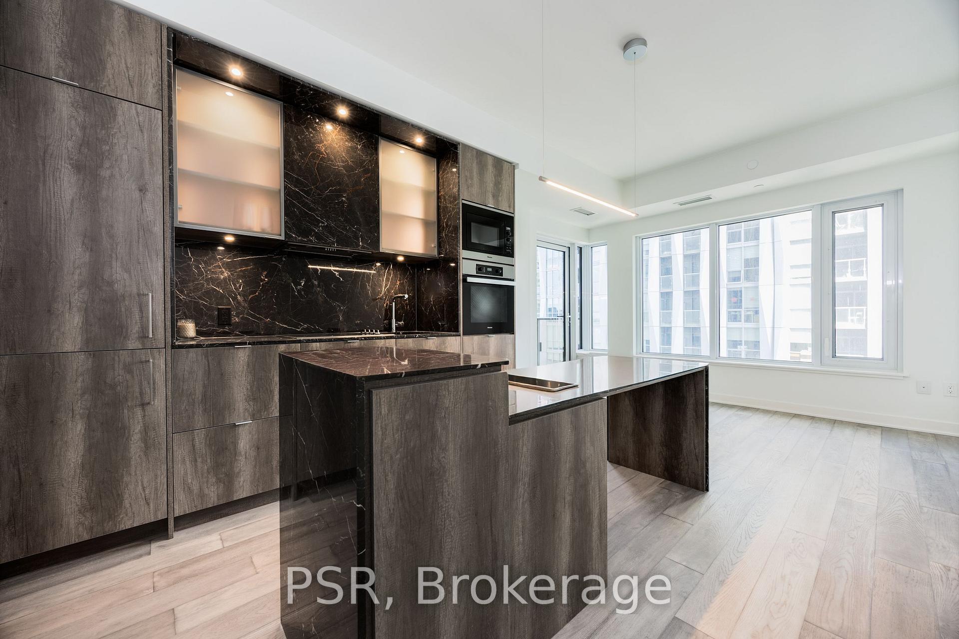 Front of Unit 2707, 11 Yorkville Avenue