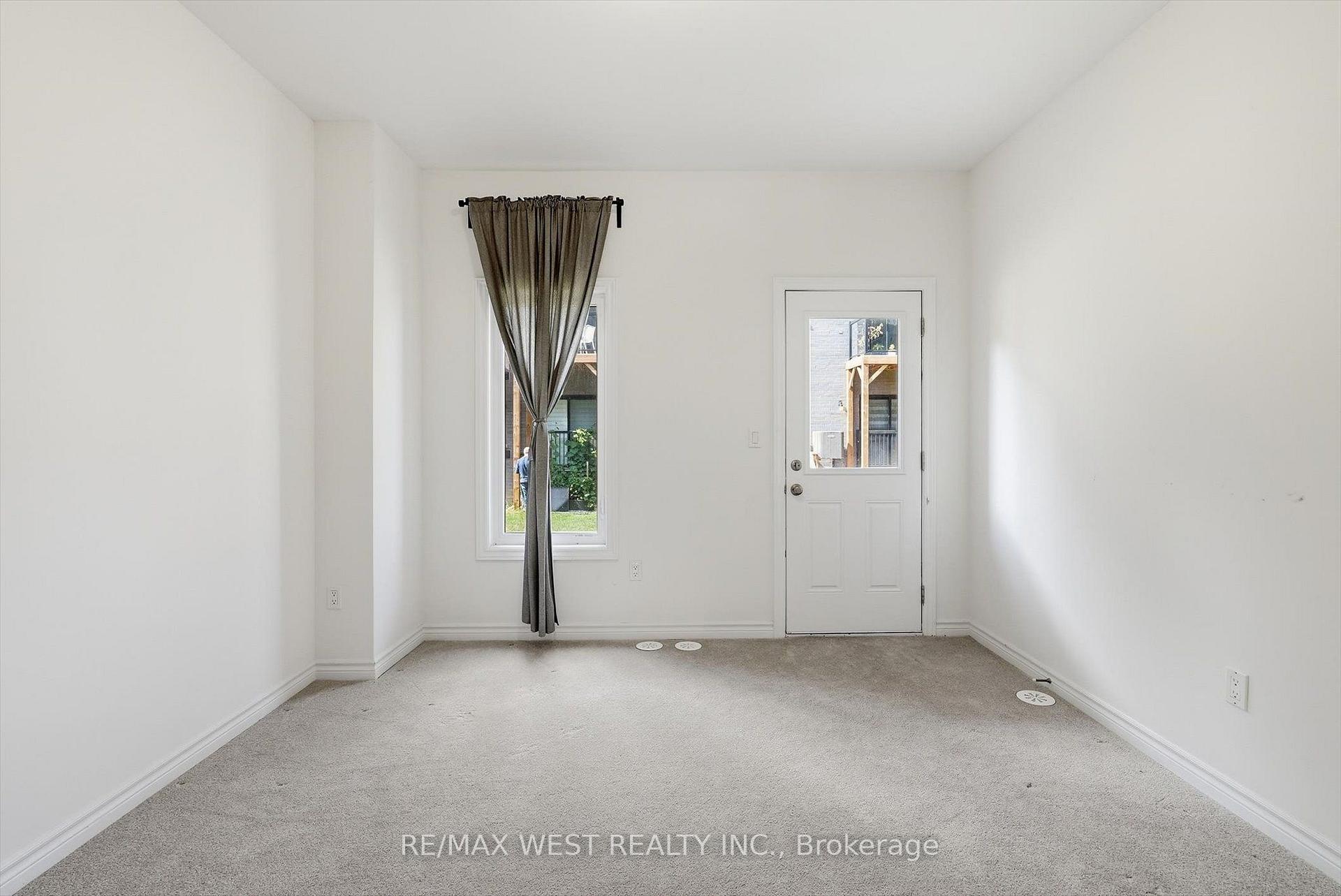 Photo 5 of 42 Quilico Road, Vaughan, Elder Mills — HOMEH