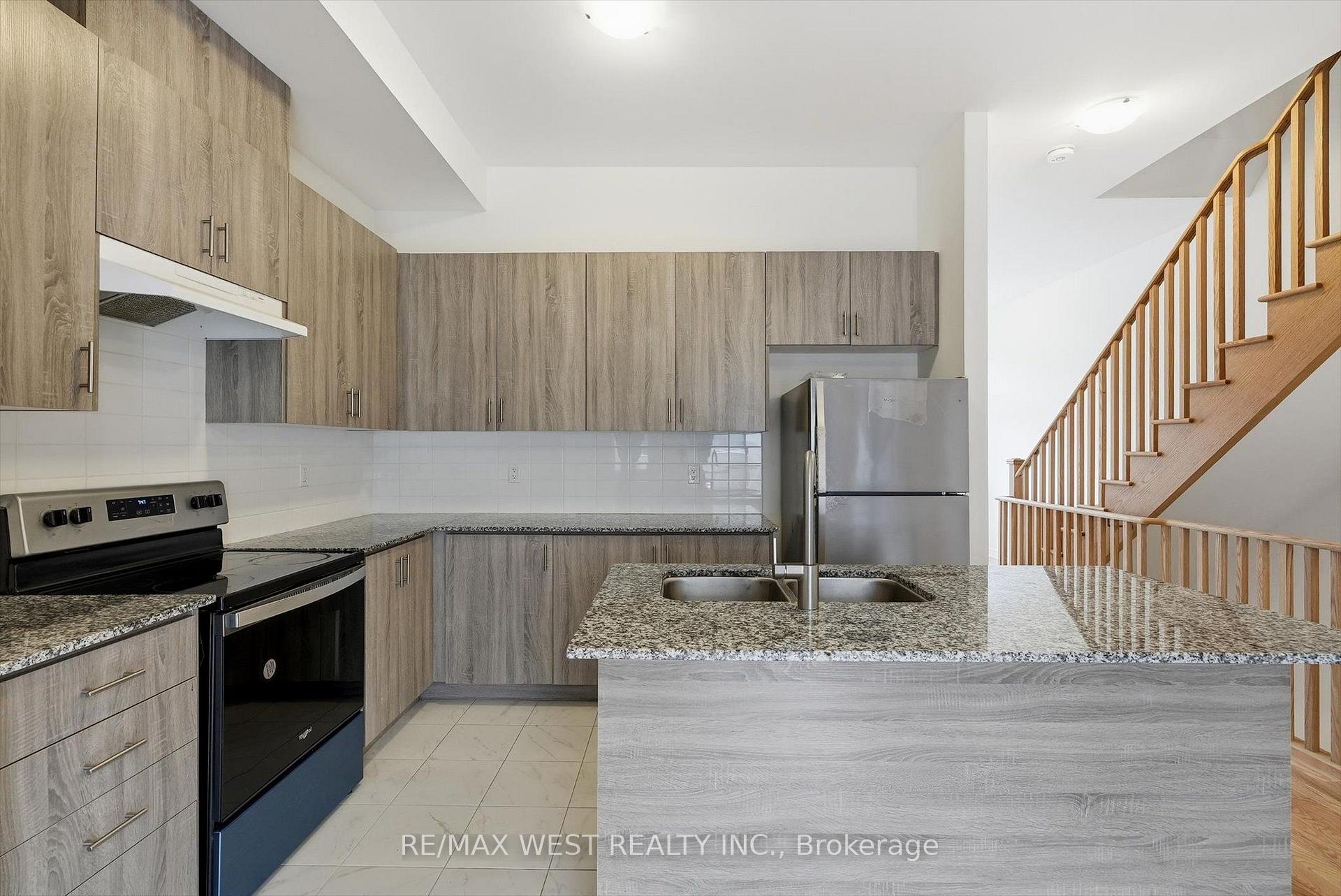 Photo 9 of 42 Quilico Road, Vaughan, Elder Mills — HOMEH