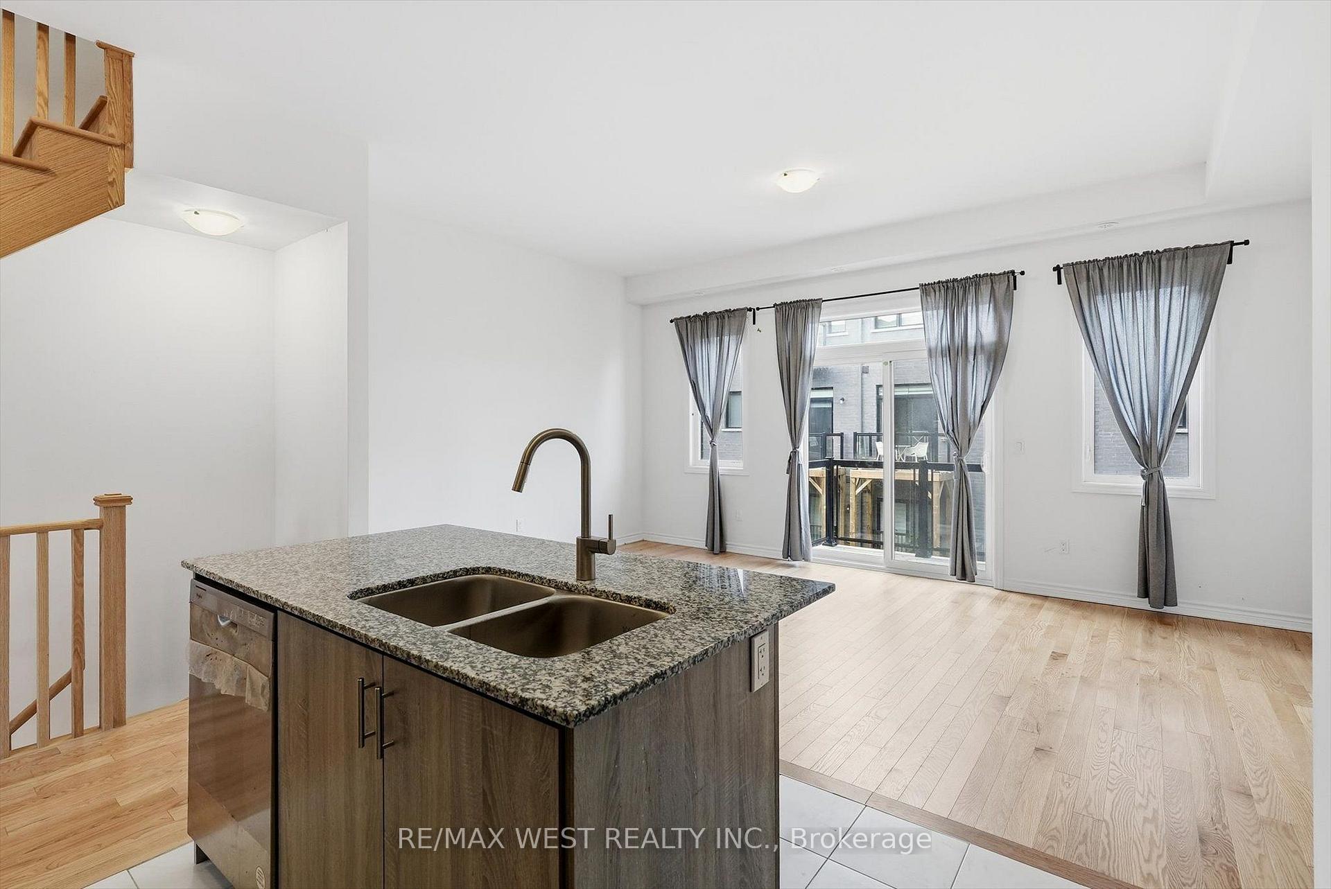 Photo 10 of 42 Quilico Road, Vaughan, Elder Mills — HOMEH