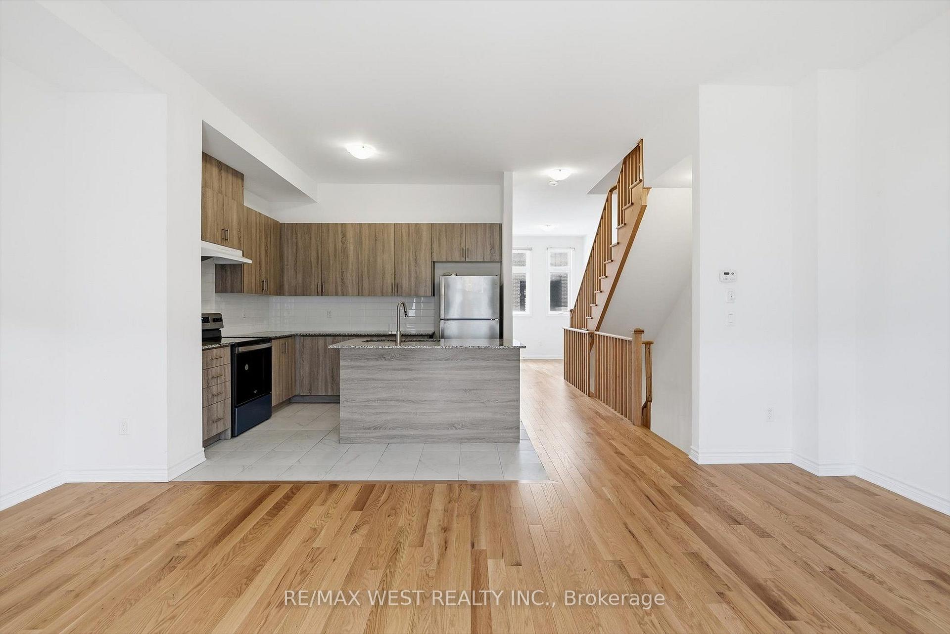 Photo 15 of 42 Quilico Road, Vaughan, Elder Mills — HOMEH