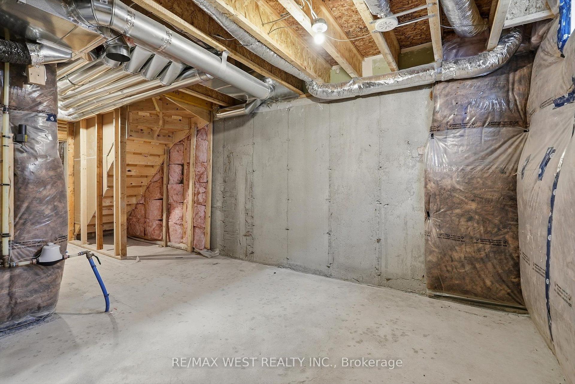 Photo 31 of 42 Quilico Road, Vaughan, Elder Mills — HOMEH