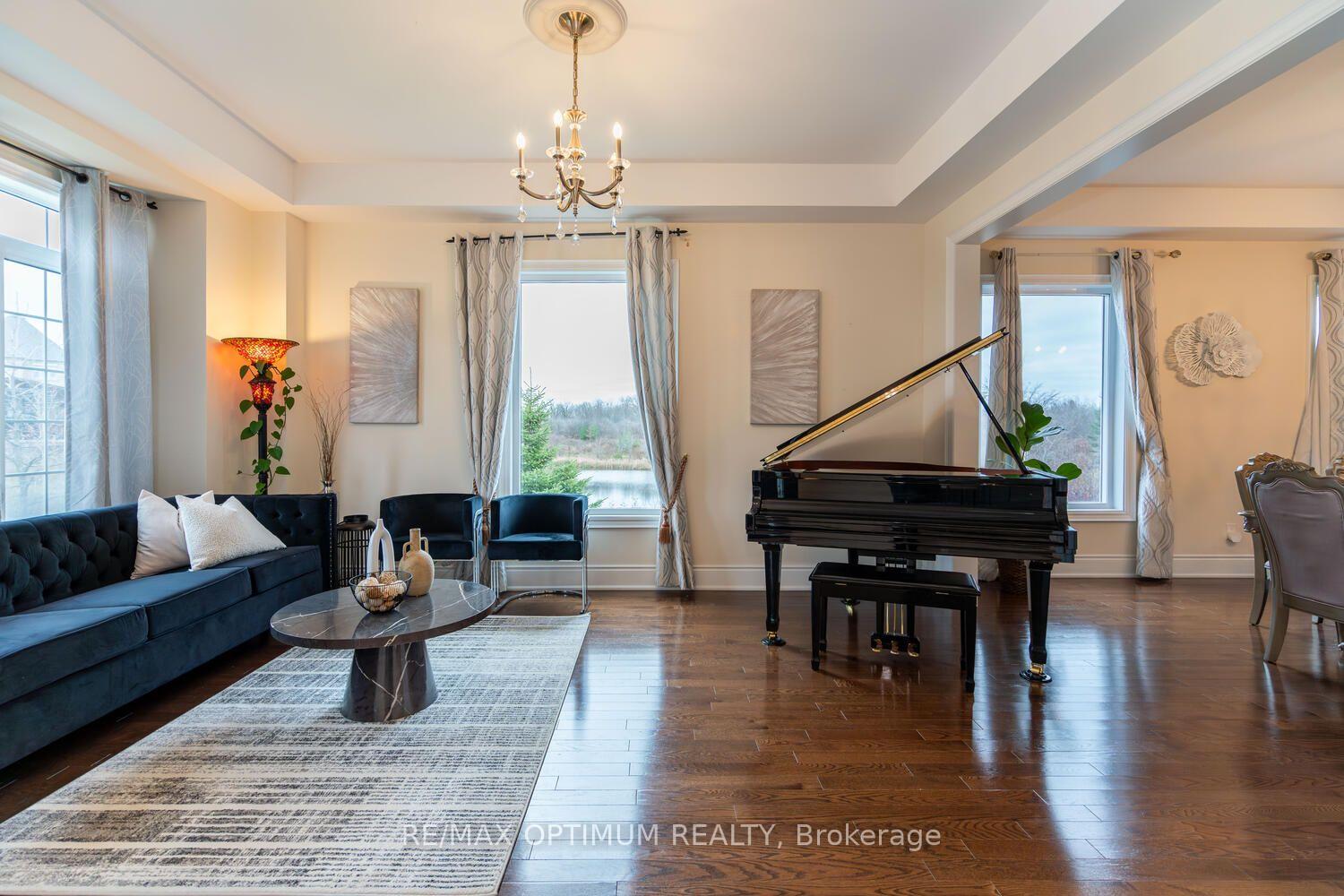 Photo 8 of 16 Layton Street, Brampton, Toronto Gore Rural Estate — HOMEH