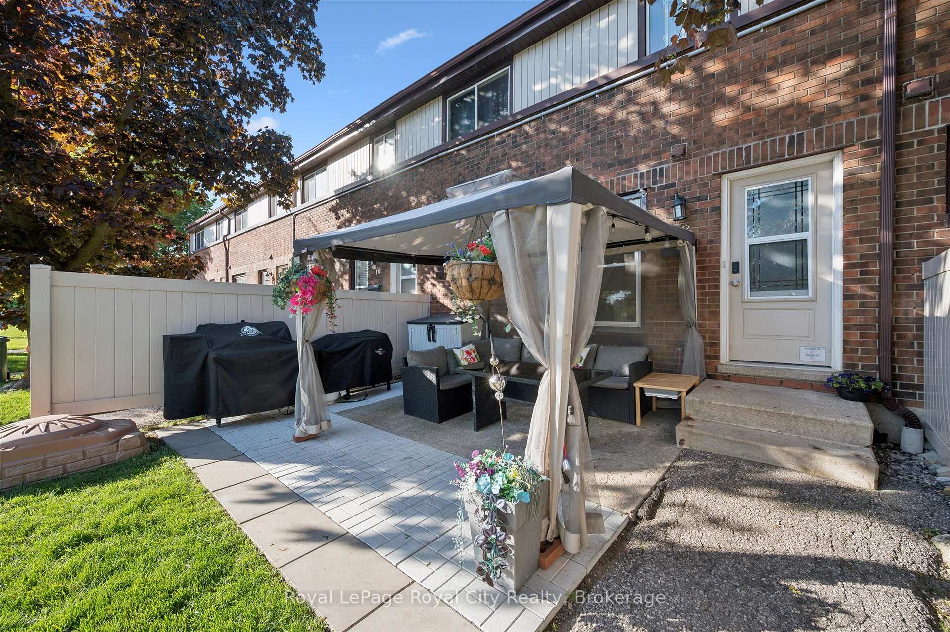Photo 5 of Unit 18, 80 Burns Drive, Guelph, Riverside Park — HOMEH