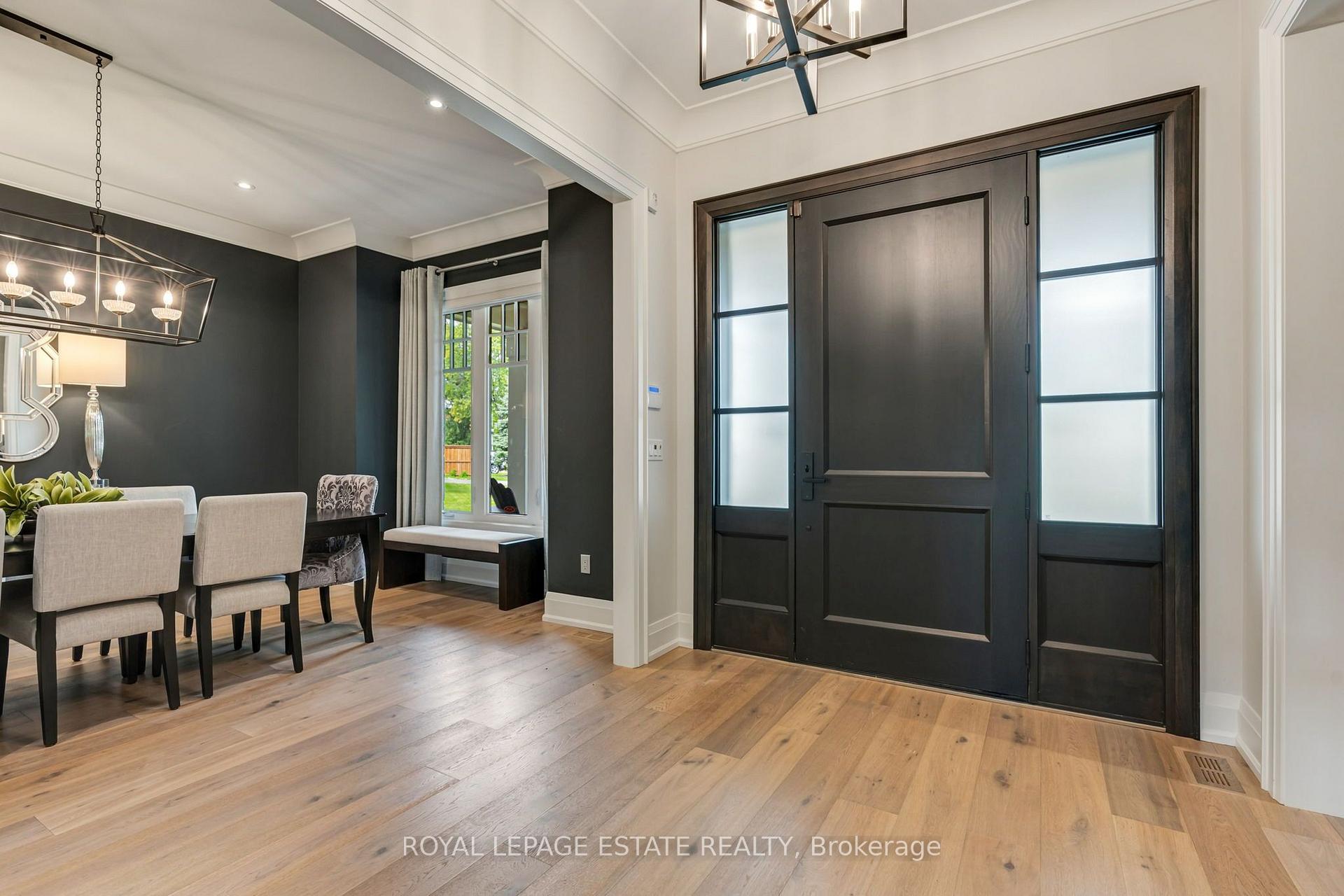 Photo 3 of 412 Saville Crescent, Oakville, West — HOMEH