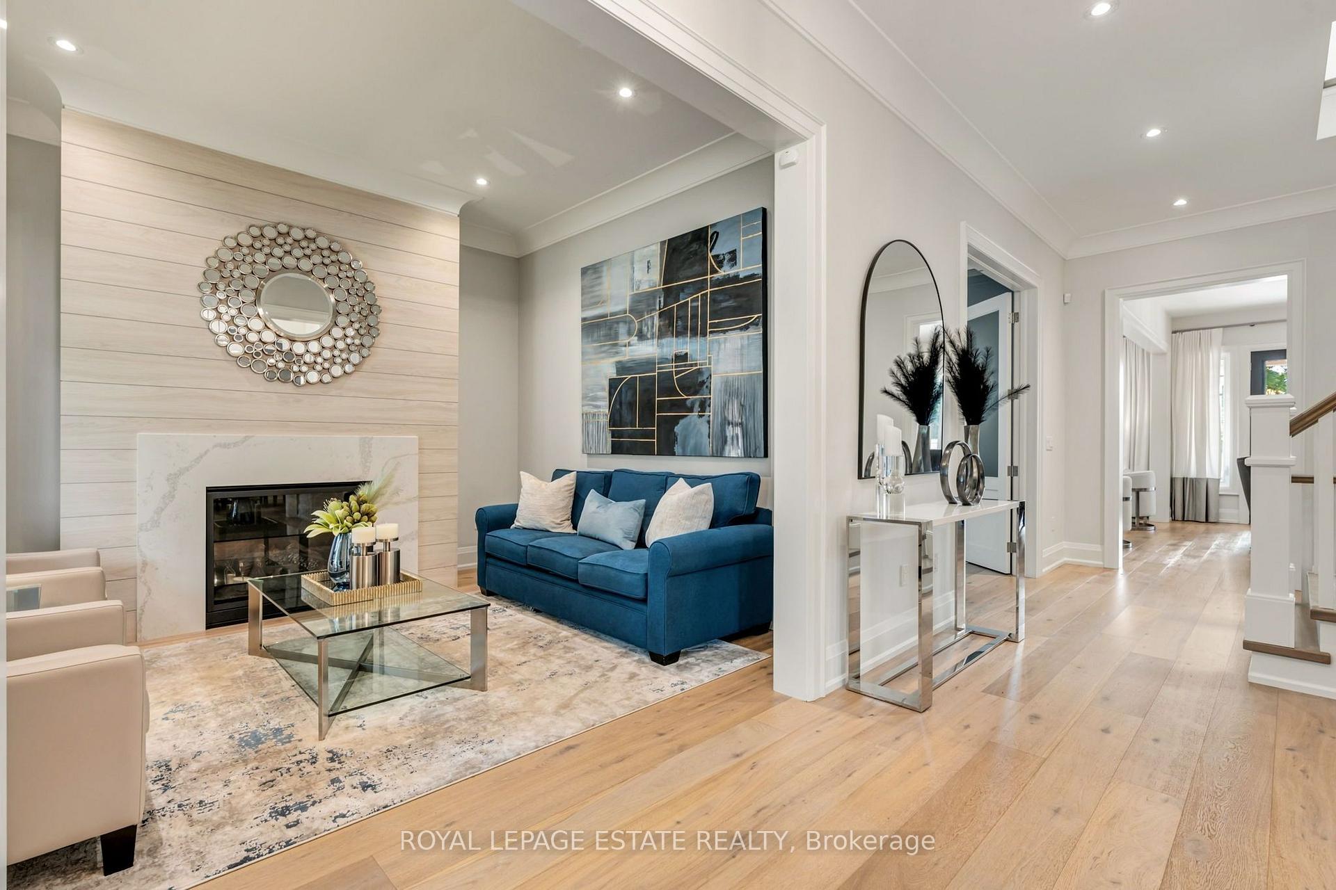 Photo 5 of 412 Saville Crescent, Oakville, West — HOMEH