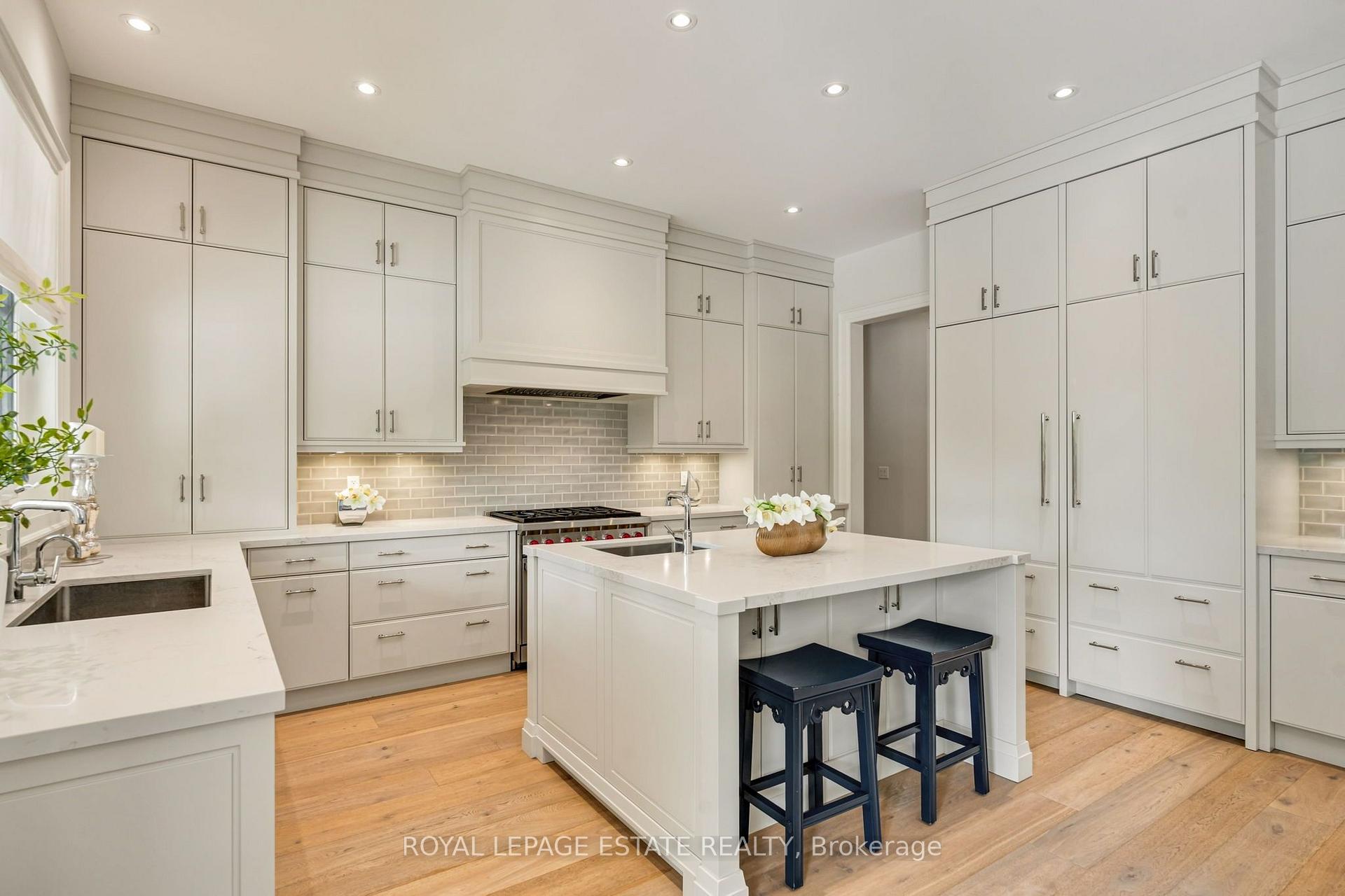 Photo 11 of 412 Saville Crescent, Oakville, West — HOMEH