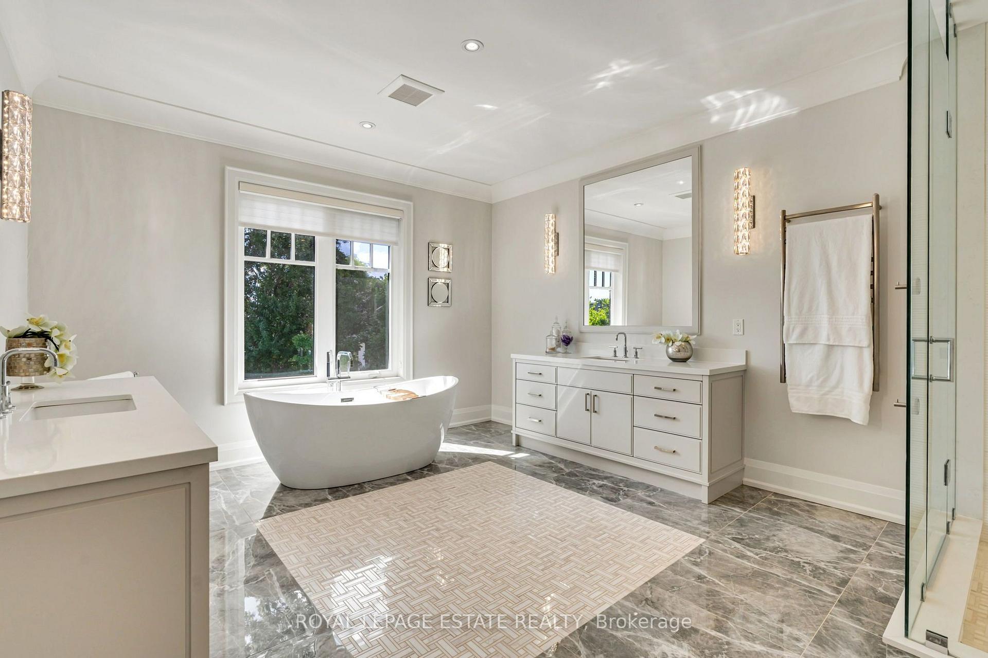 Photo 23 of 412 Saville Crescent, Oakville, West — HOMEH