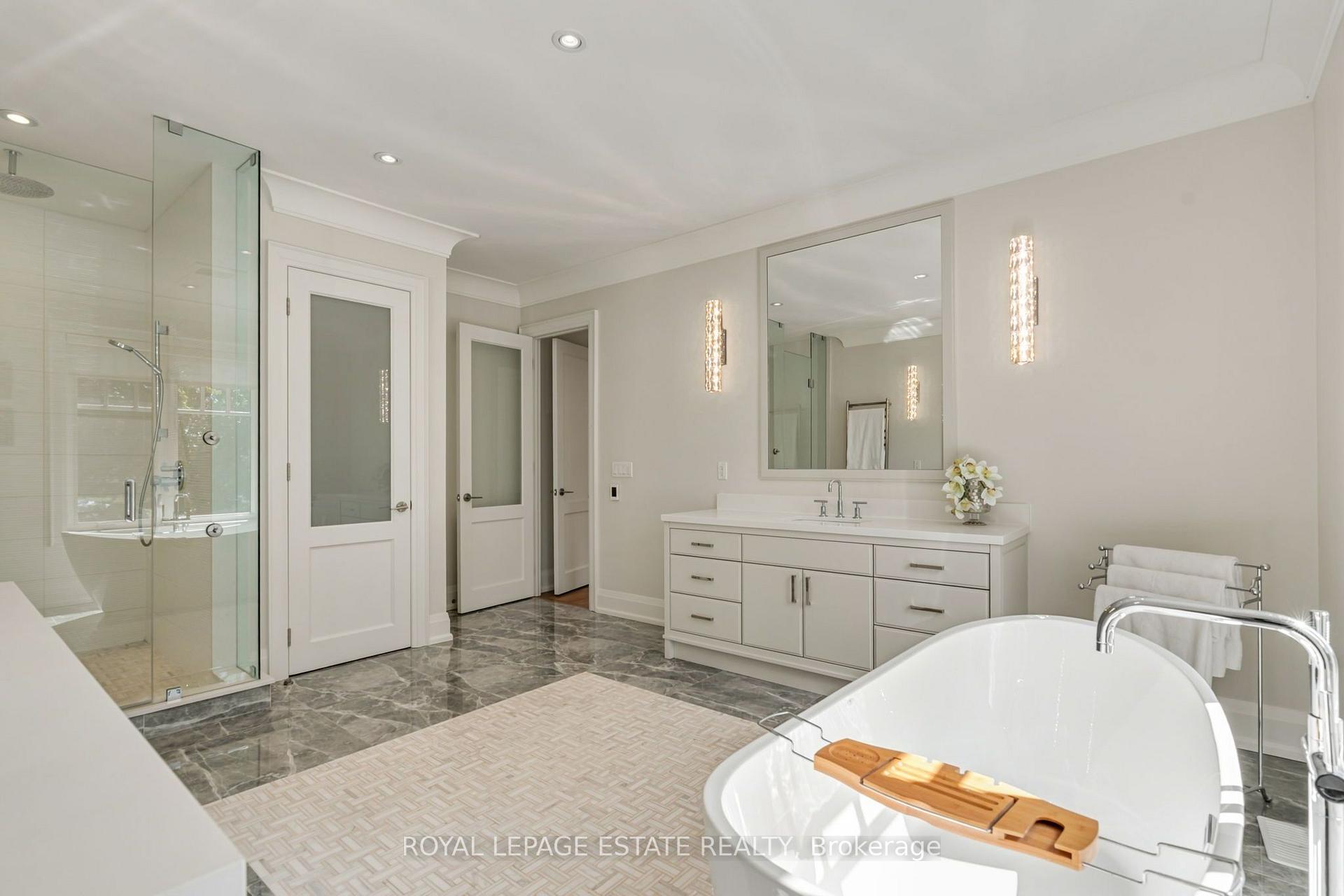 Photo 24 of 412 Saville Crescent, Oakville, West — HOMEH