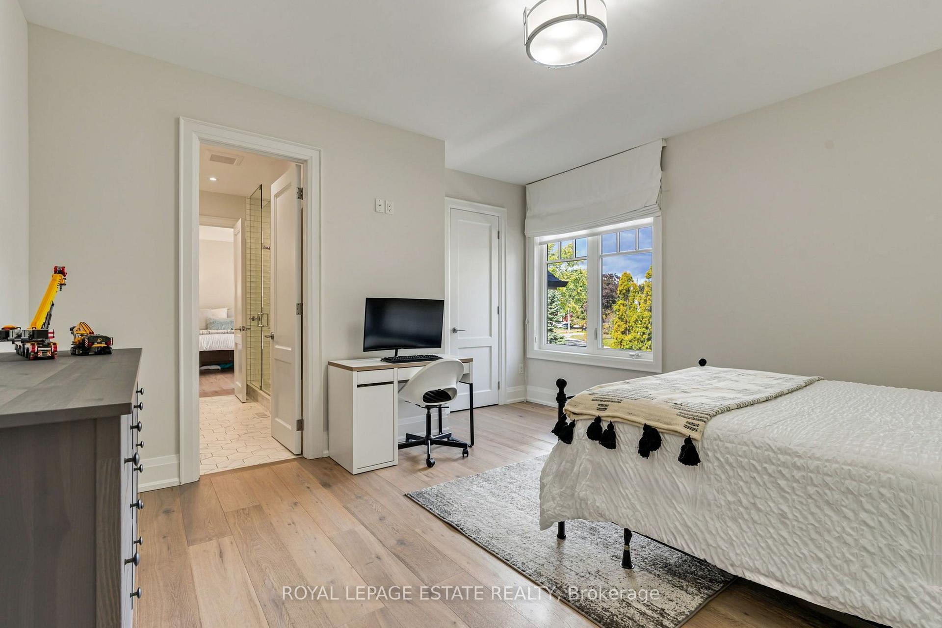Photo 29 of 412 Saville Crescent, Oakville, West — HOMEH