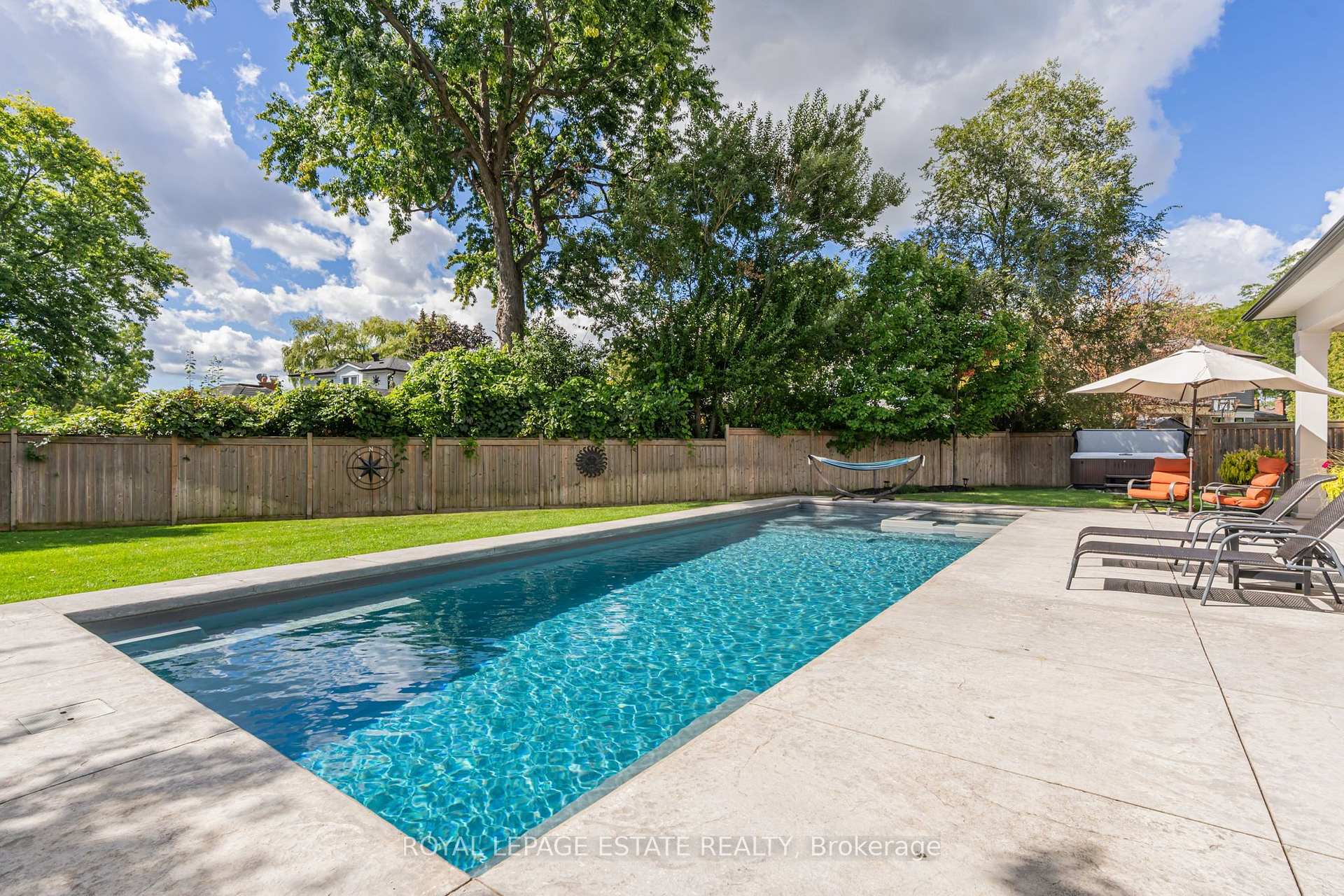 Photo 44 of 412 Saville Crescent, Oakville, West — HOMEH