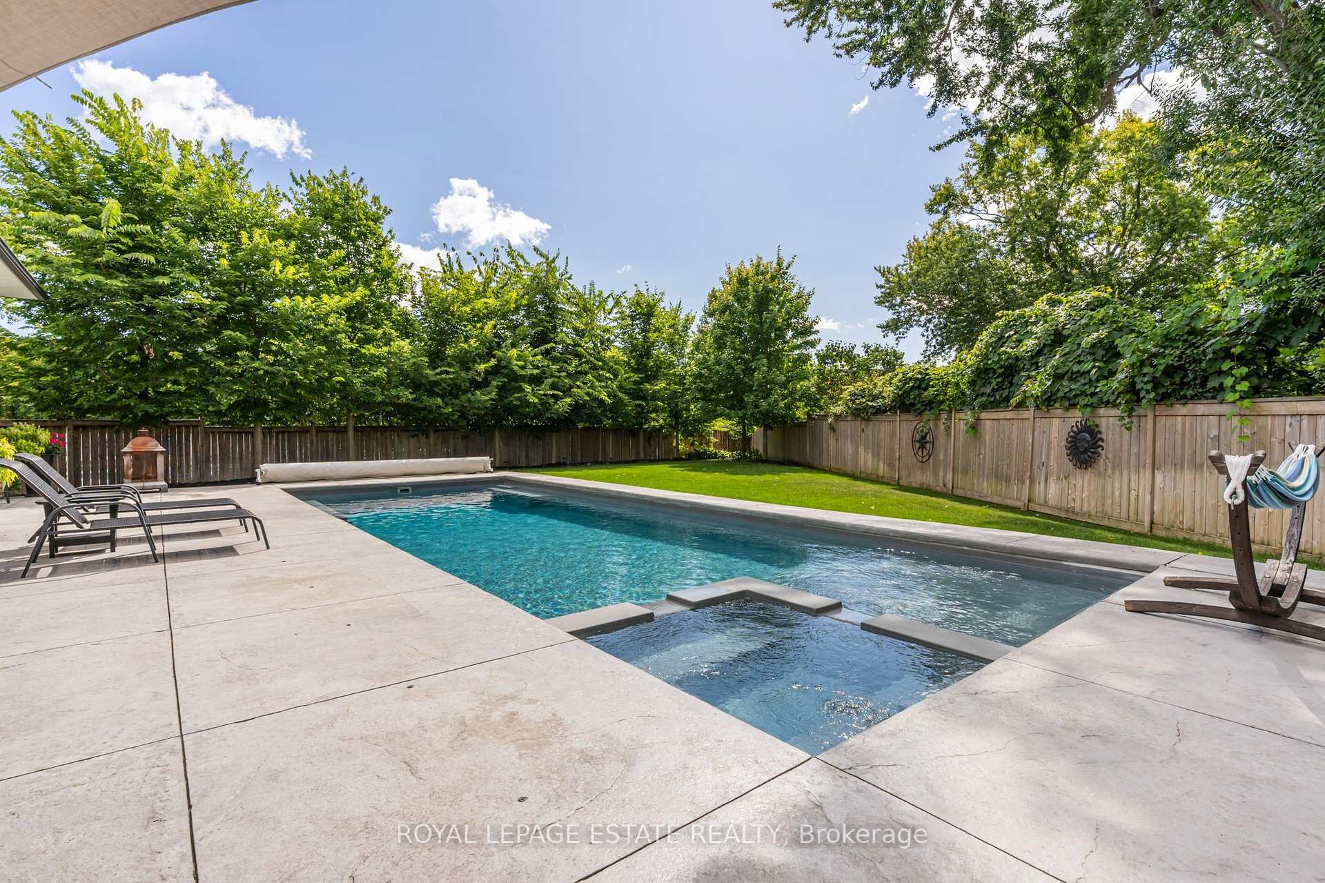 Photo 45 of 412 Saville Crescent, Oakville, West — HOMEH