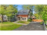 Photo 2 of 423 Smith Avenue, Burlington, Brant — HOMEH